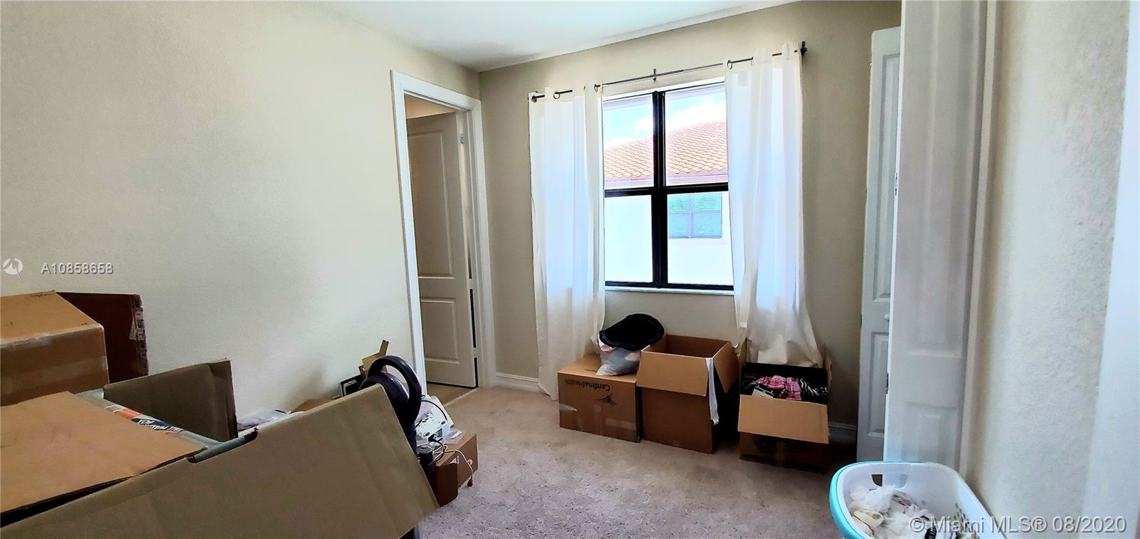 PEMBROKE LAKES SOUTH - Residential