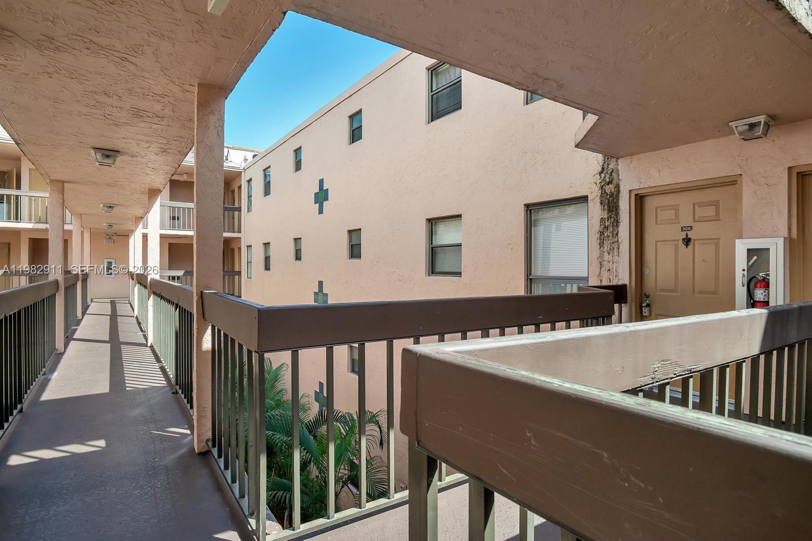 PRESIDENTIAL GOLFVIEW CON - Residential