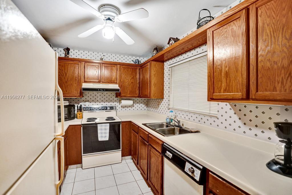 HIDDEN WOODS OF DEER CREE - Residential