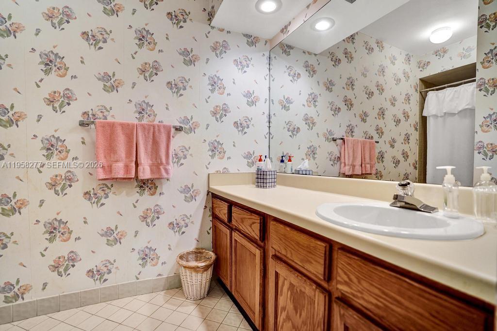 HIDDEN WOODS OF DEER CREE - Residential