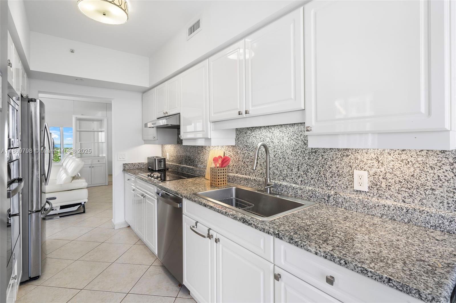 BLUE DIAMOND CONDO - Residential Lease