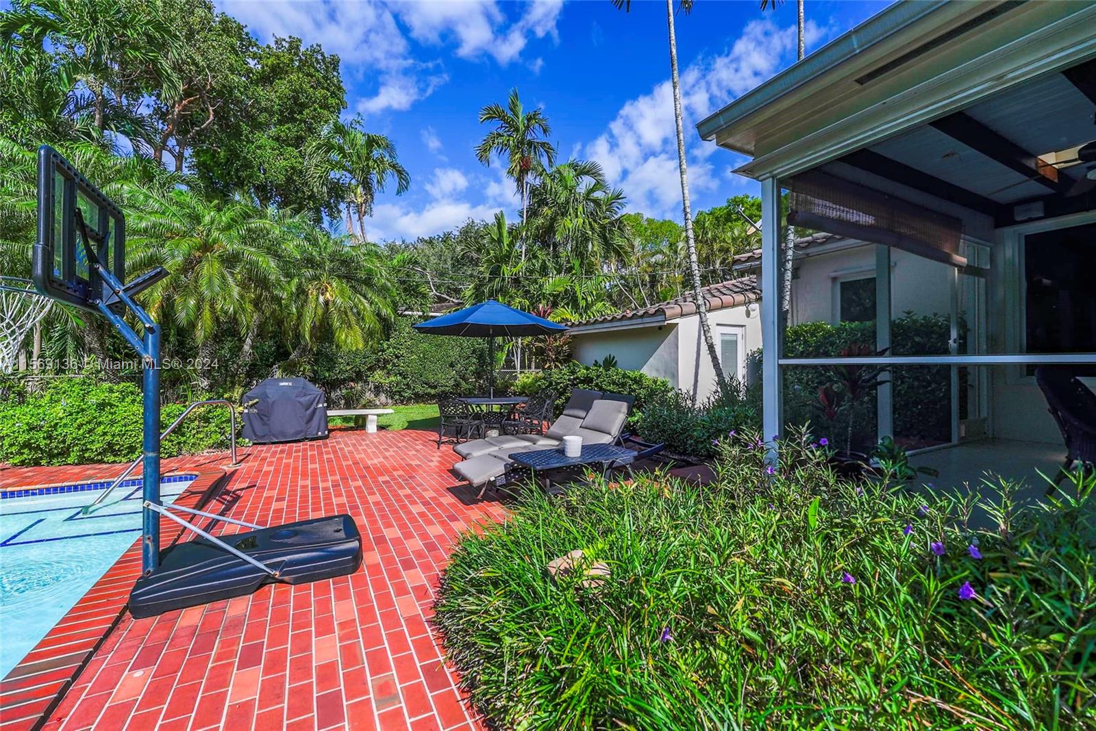 UNIVERSITY ESTATES - Residential