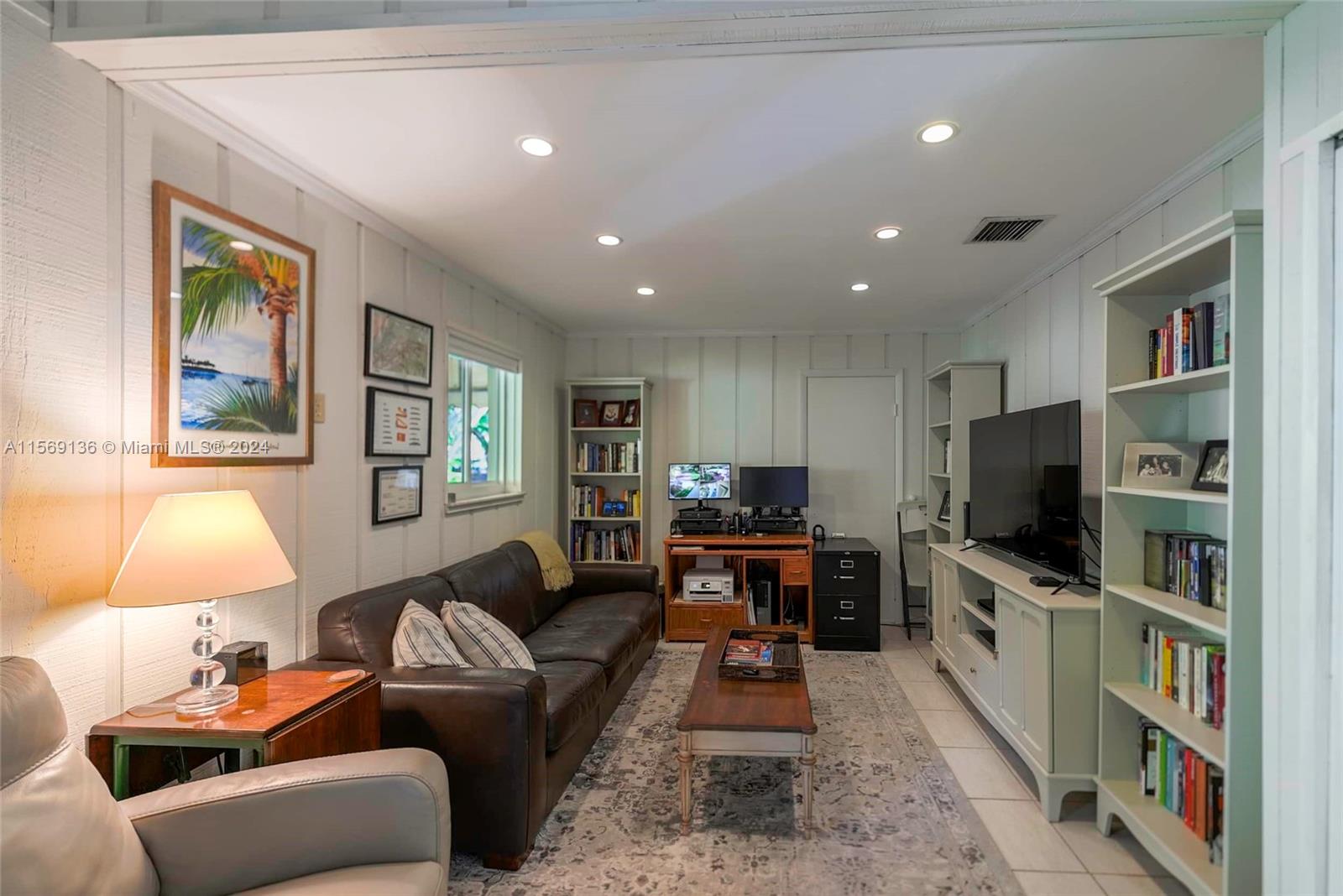 UNIVERSITY ESTATES - Residential