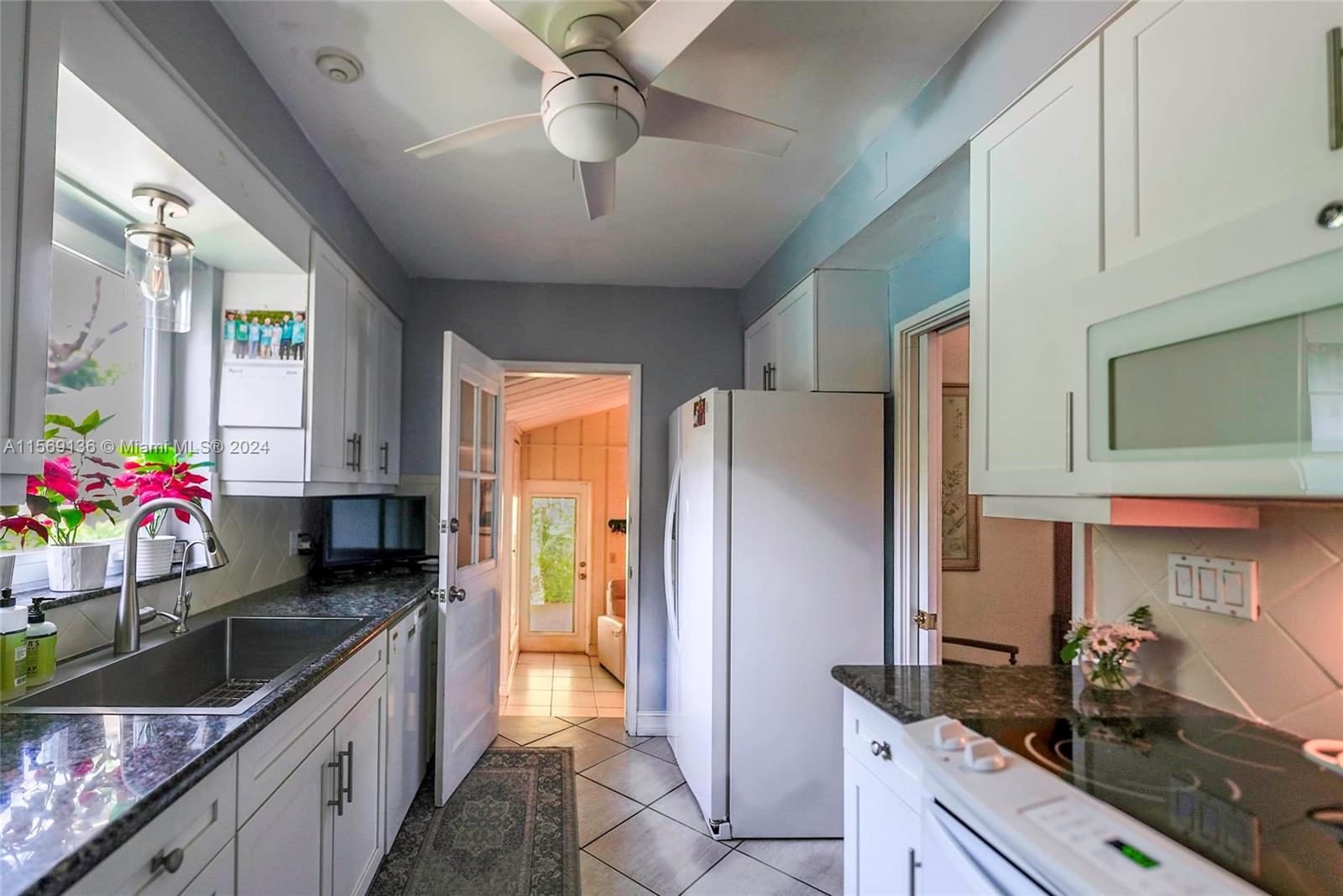 UNIVERSITY ESTATES - Residential