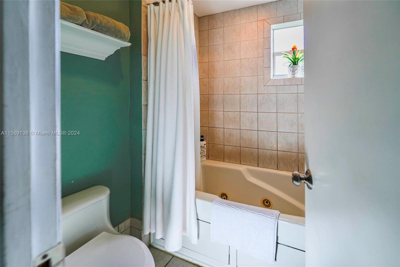 UNIVERSITY ESTATES - Residential