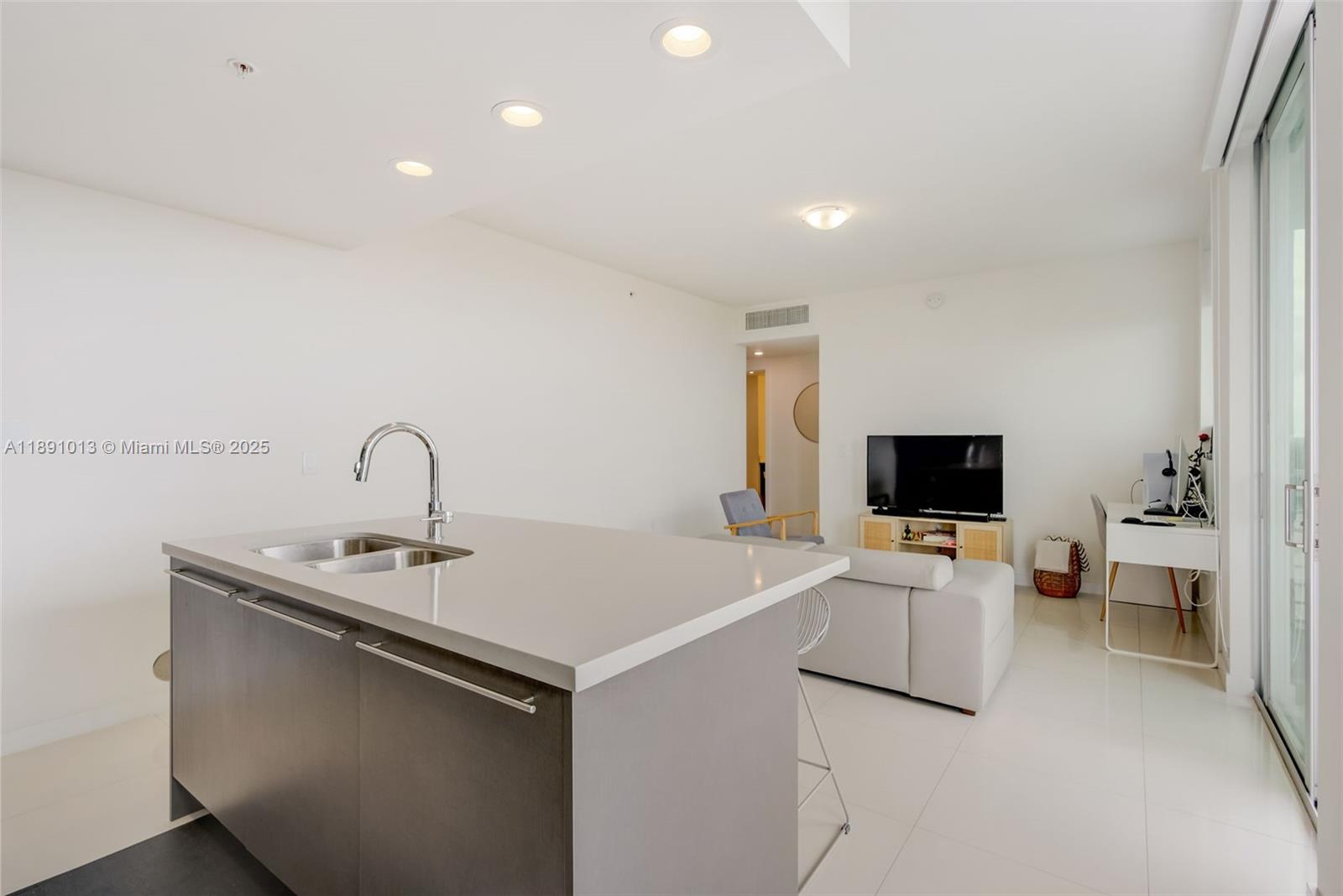 MIDTOWN DORAL CONDO 4 - Residential Lease