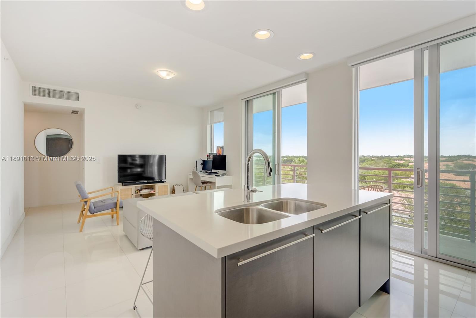 MIDTOWN DORAL CONDO 4 - Residential Lease