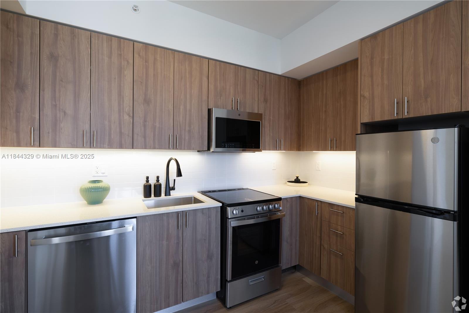 SIX50 MIAMI - Residential Lease