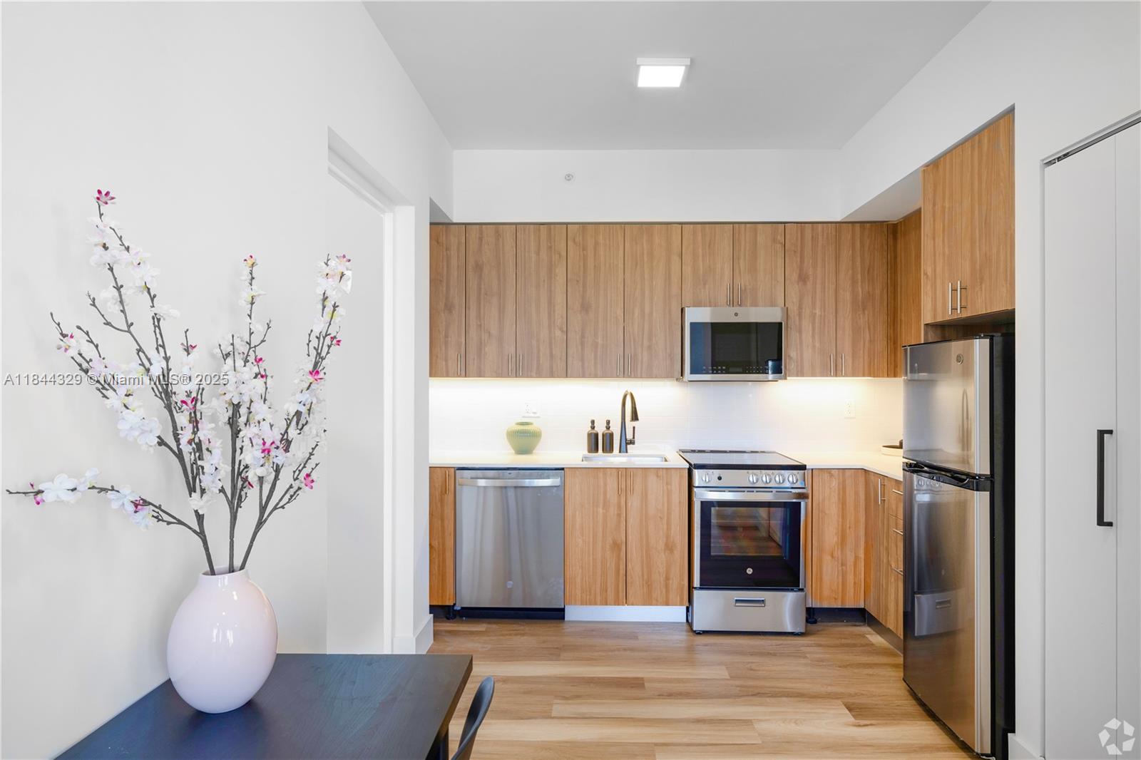 SIX50 MIAMI - Residential Lease