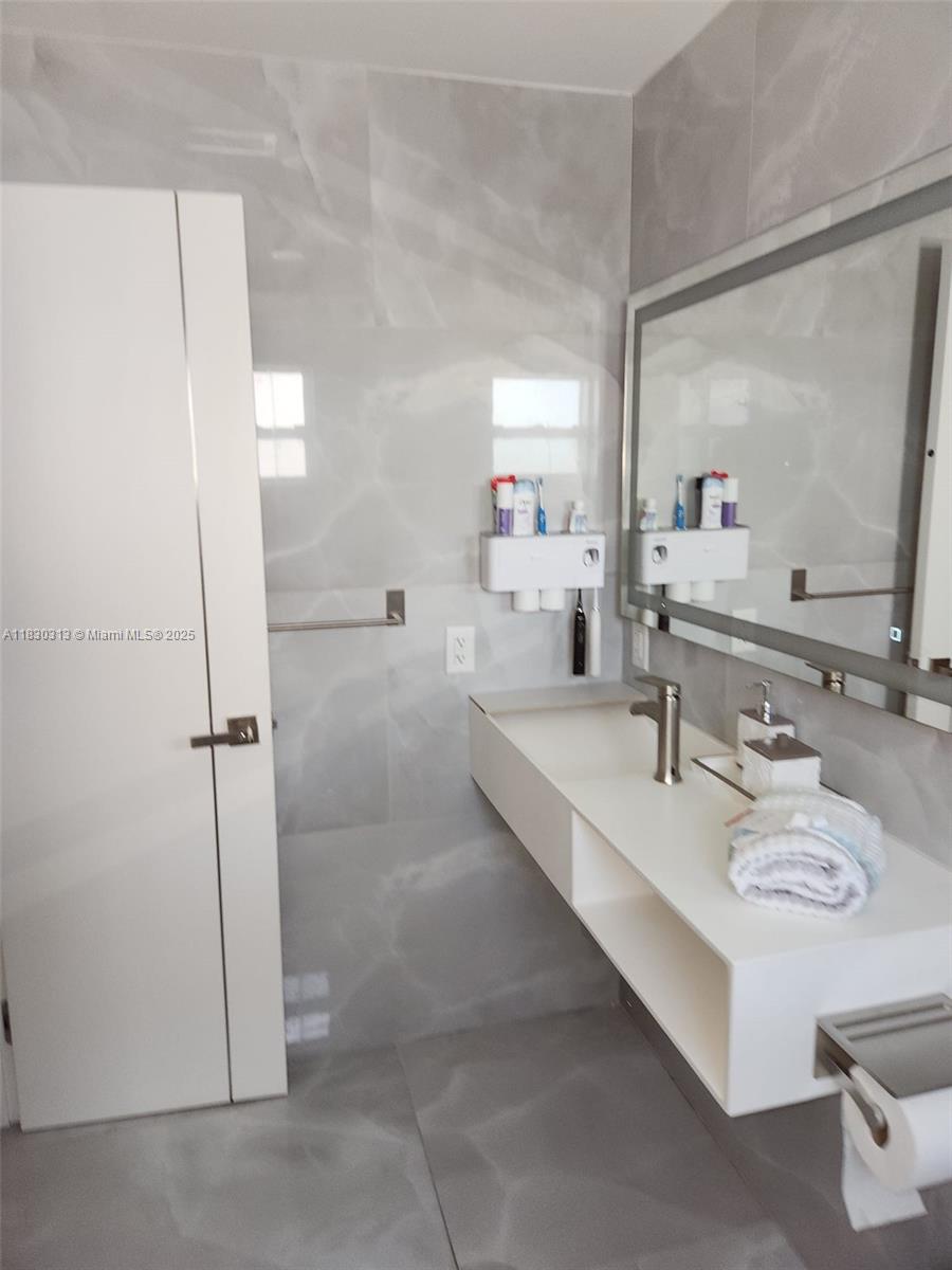 BERKSHIRE HOUSE CONDO - Residential