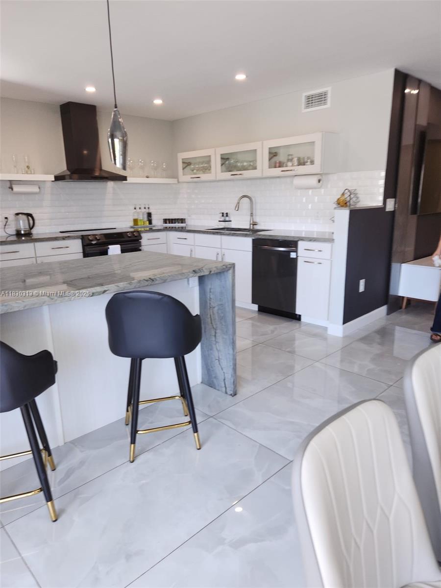 BERKSHIRE HOUSE CONDO - Residential