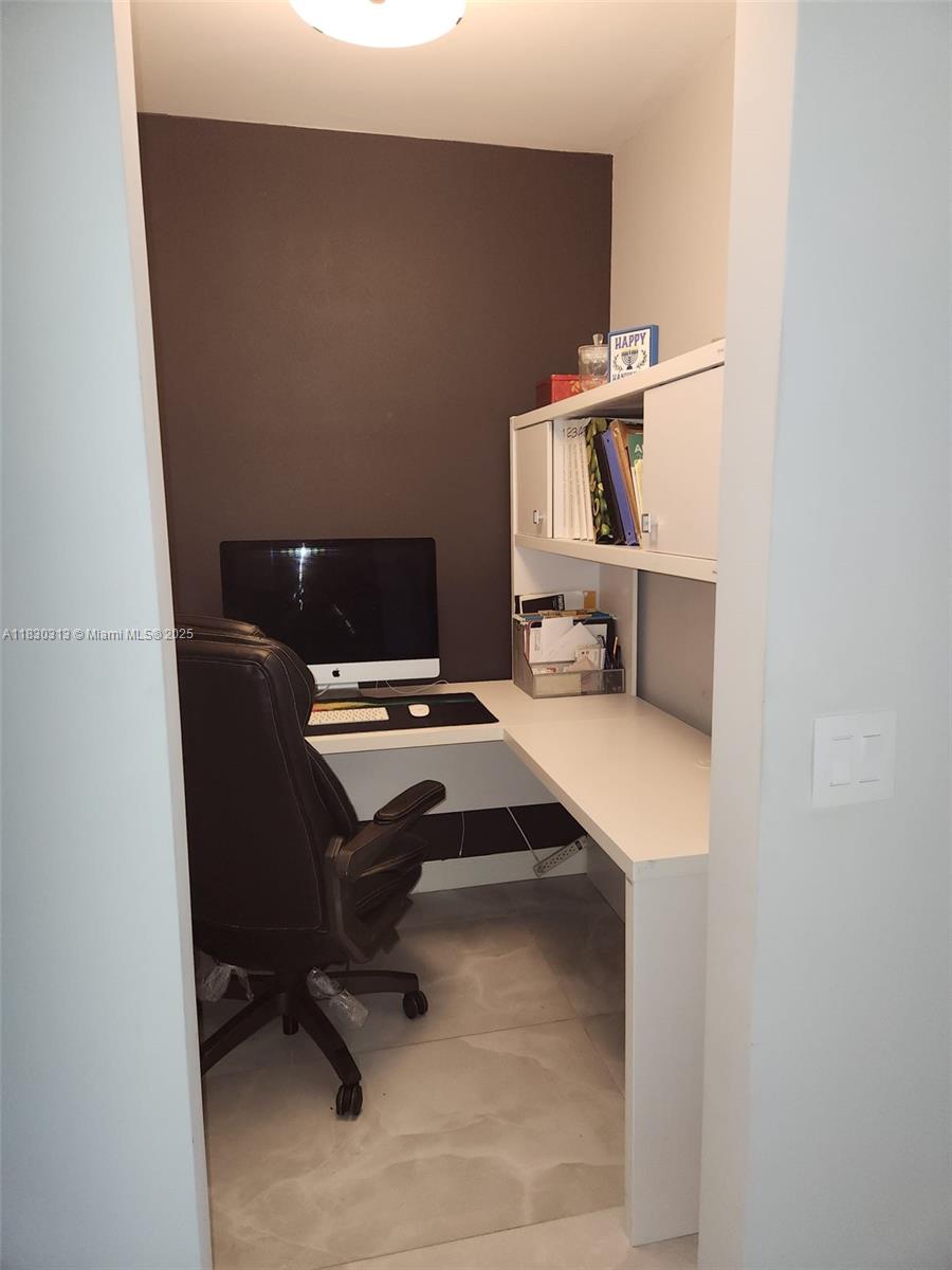 BERKSHIRE HOUSE CONDO - Residential