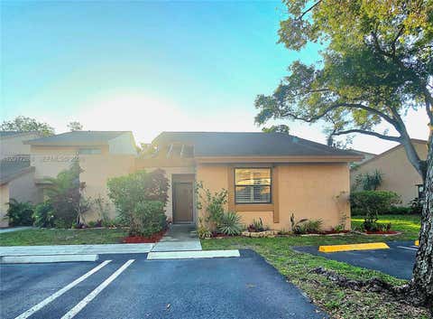 Photo of 19 Chestnut Cir, Cooper City, FL 33026 (MLS # A12017288)