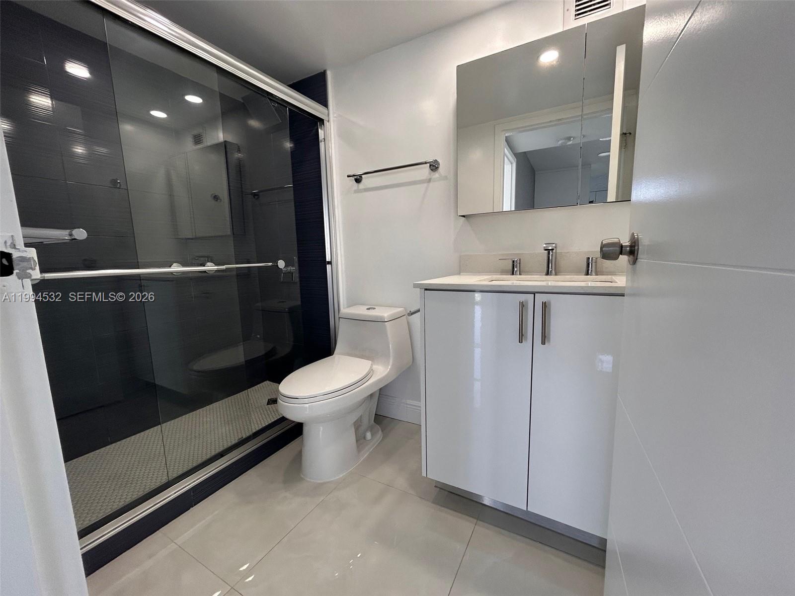 PLAZA OF AMERICAS CONDO P - Residential Lease