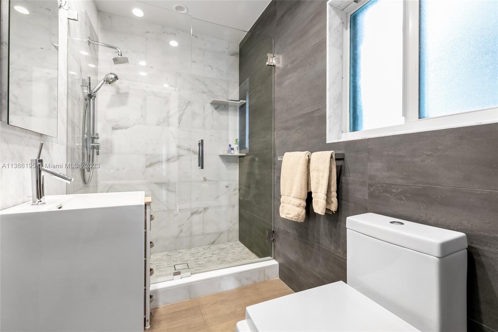 BEACH WAY HEIGHTS UNIT - Residential