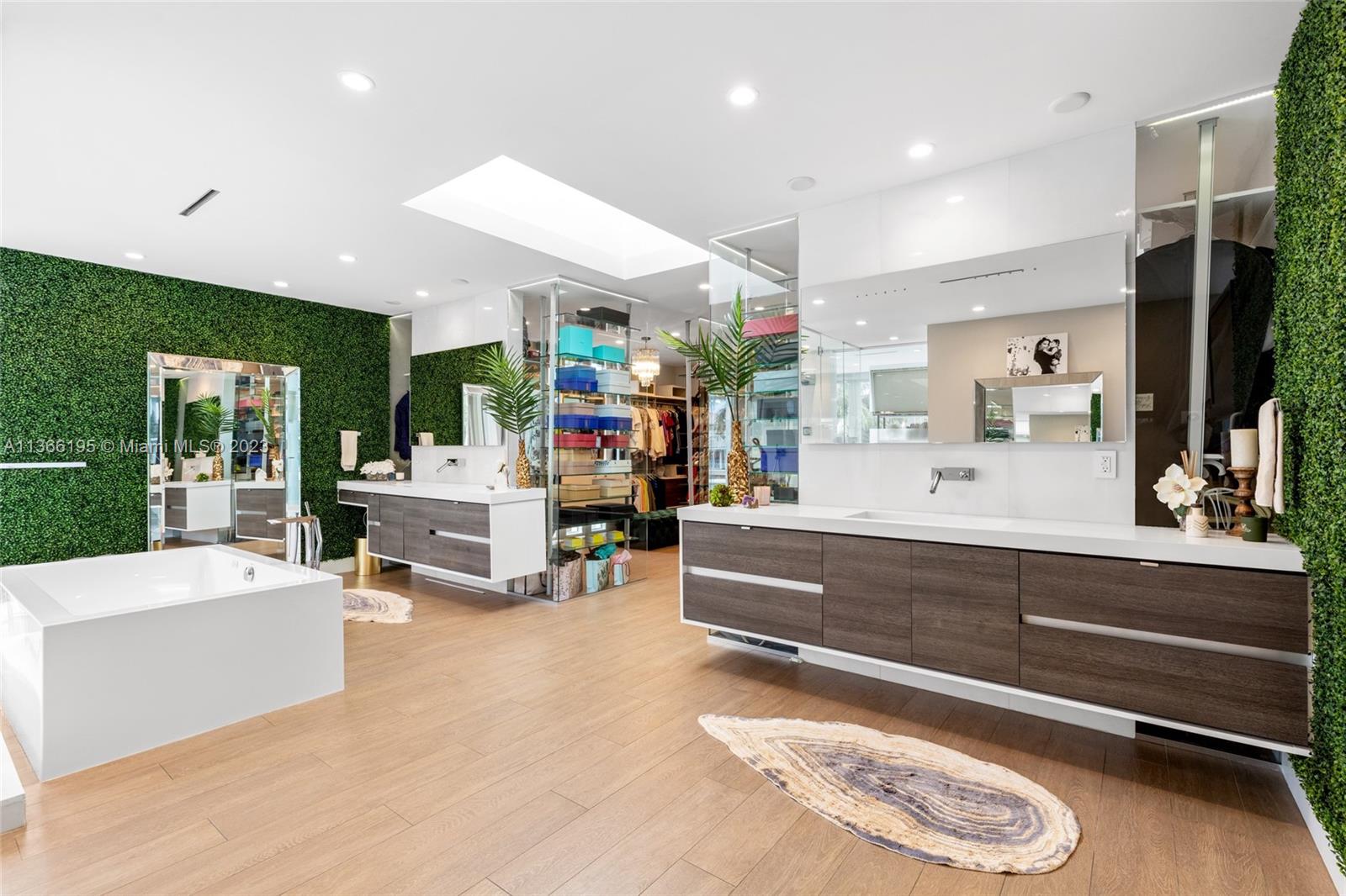 BEACH WAY HEIGHTS UNIT - Residential