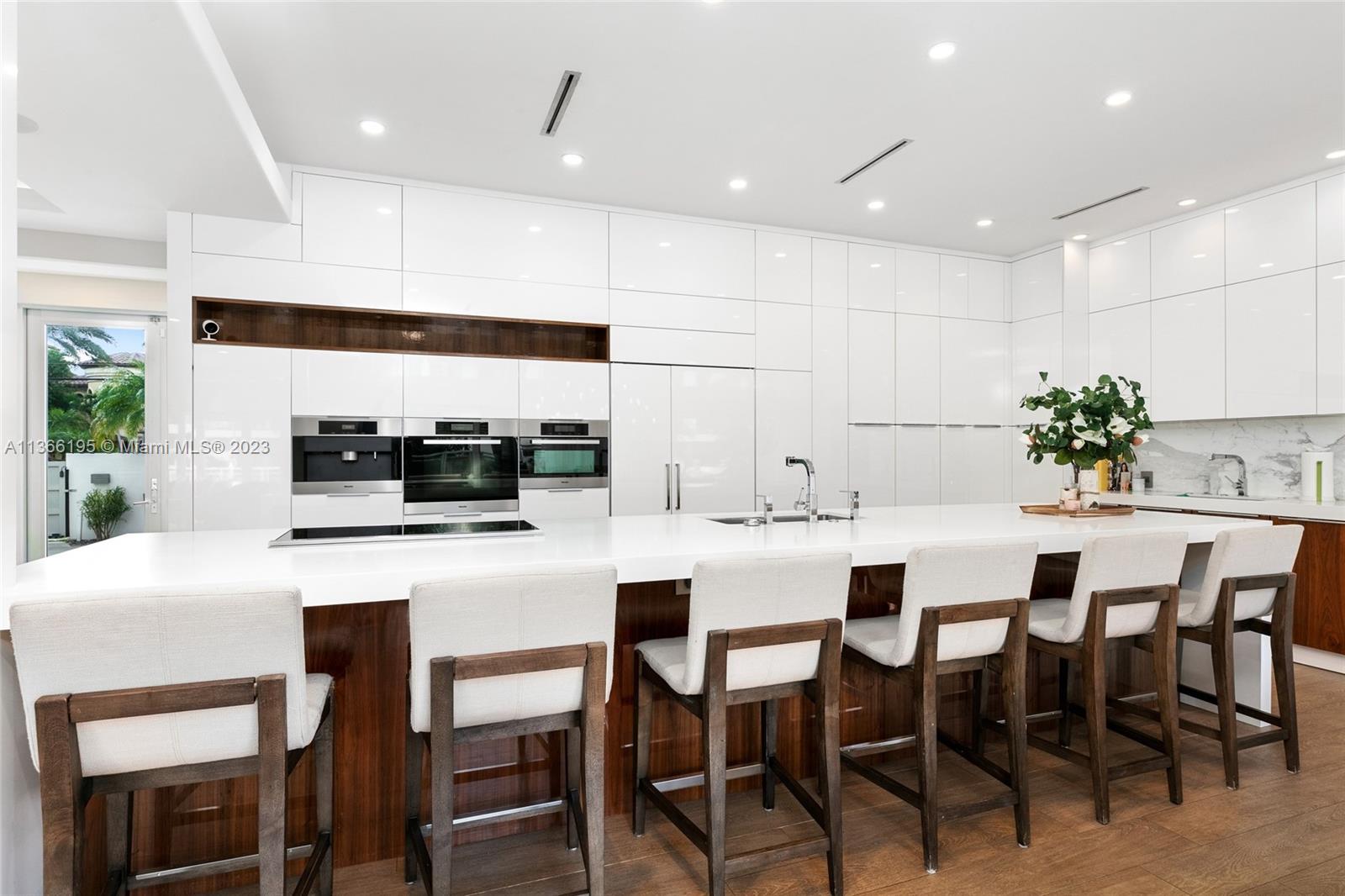 BEACH WAY HEIGHTS UNIT - Residential