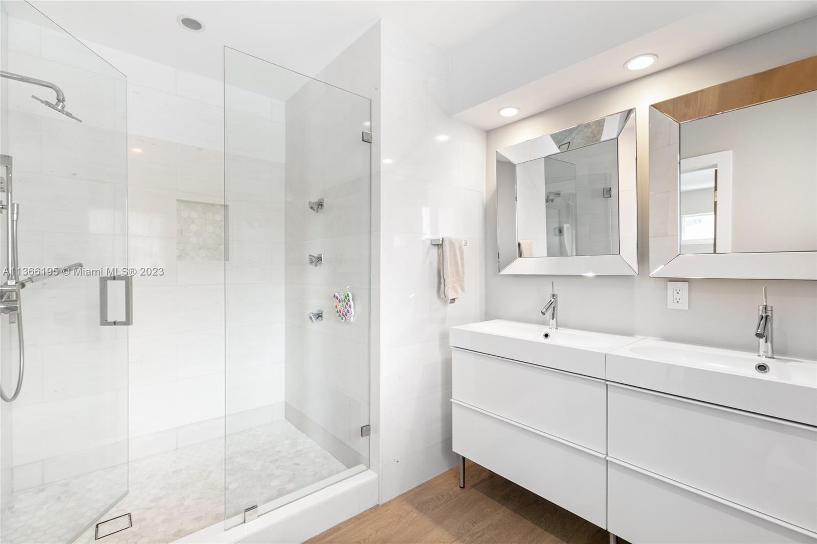 BEACH WAY HEIGHTS UNIT - Residential