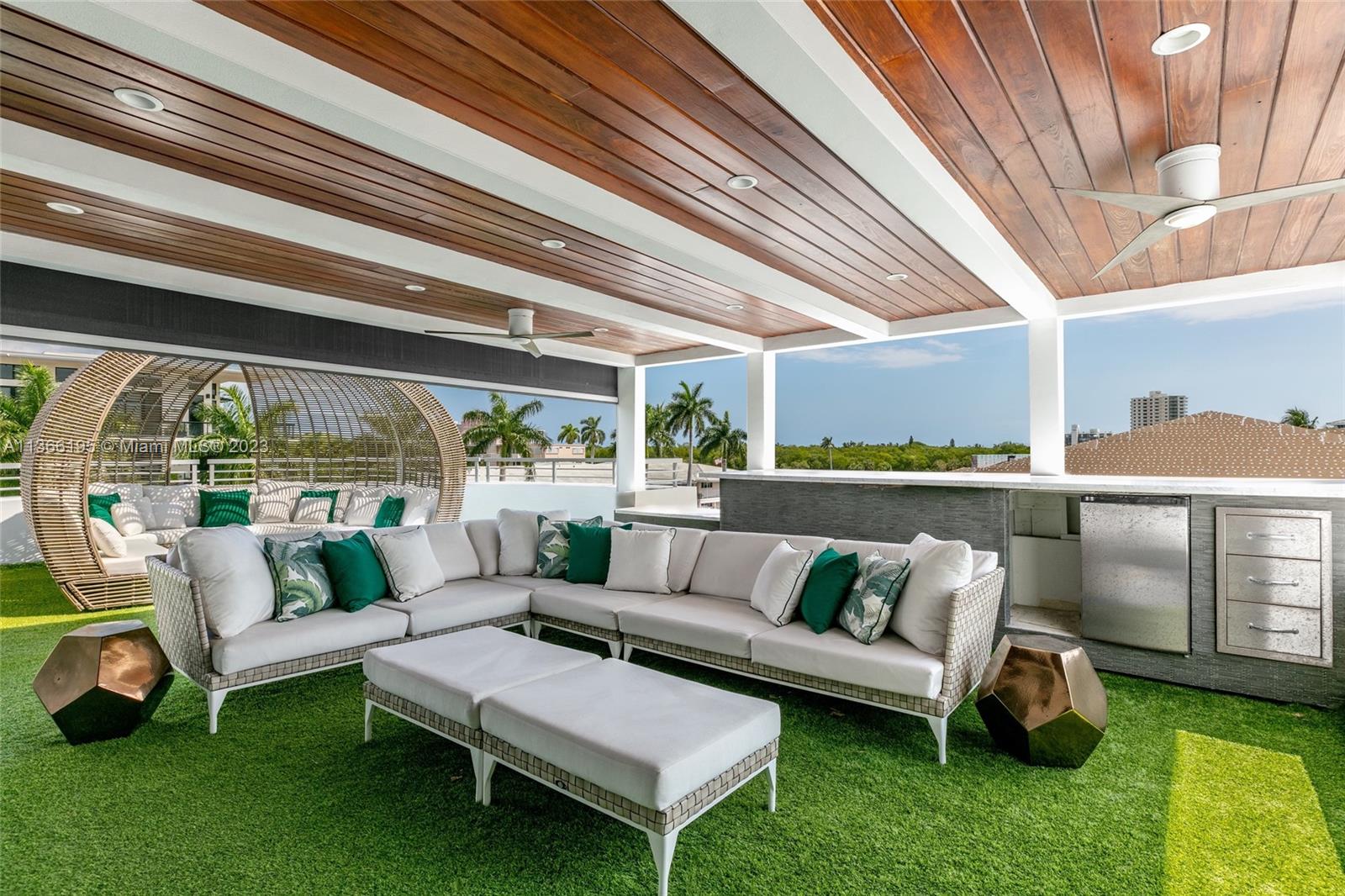 BEACH WAY HEIGHTS UNIT - Residential