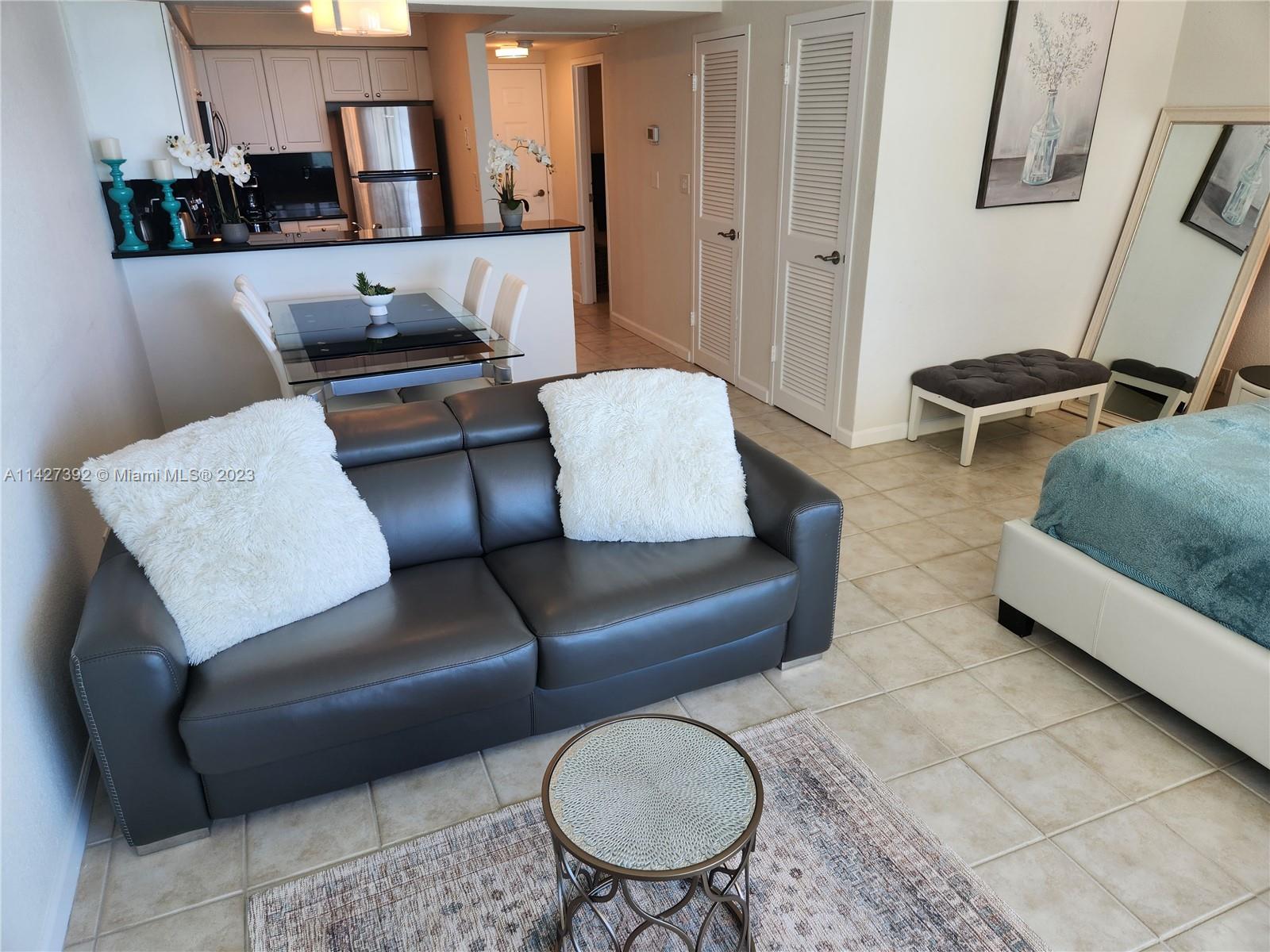 WAVE CONDO - Residential Lease