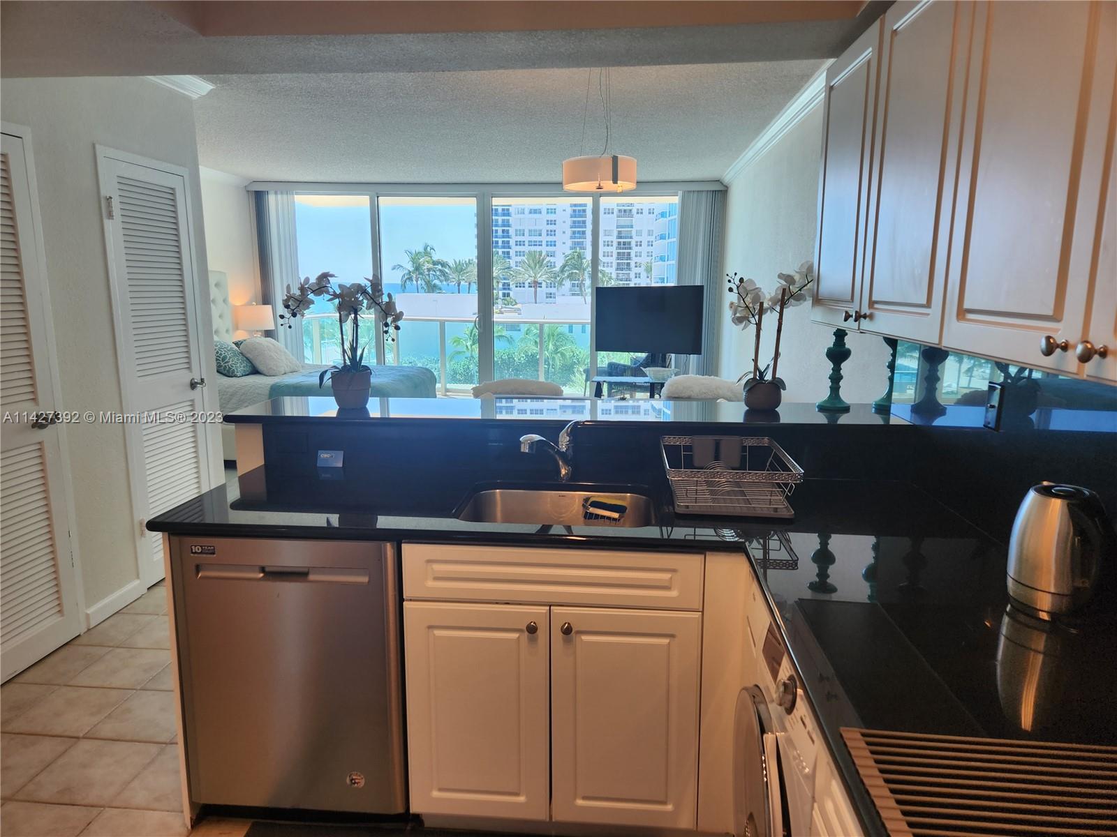 WAVE CONDO - Residential Lease