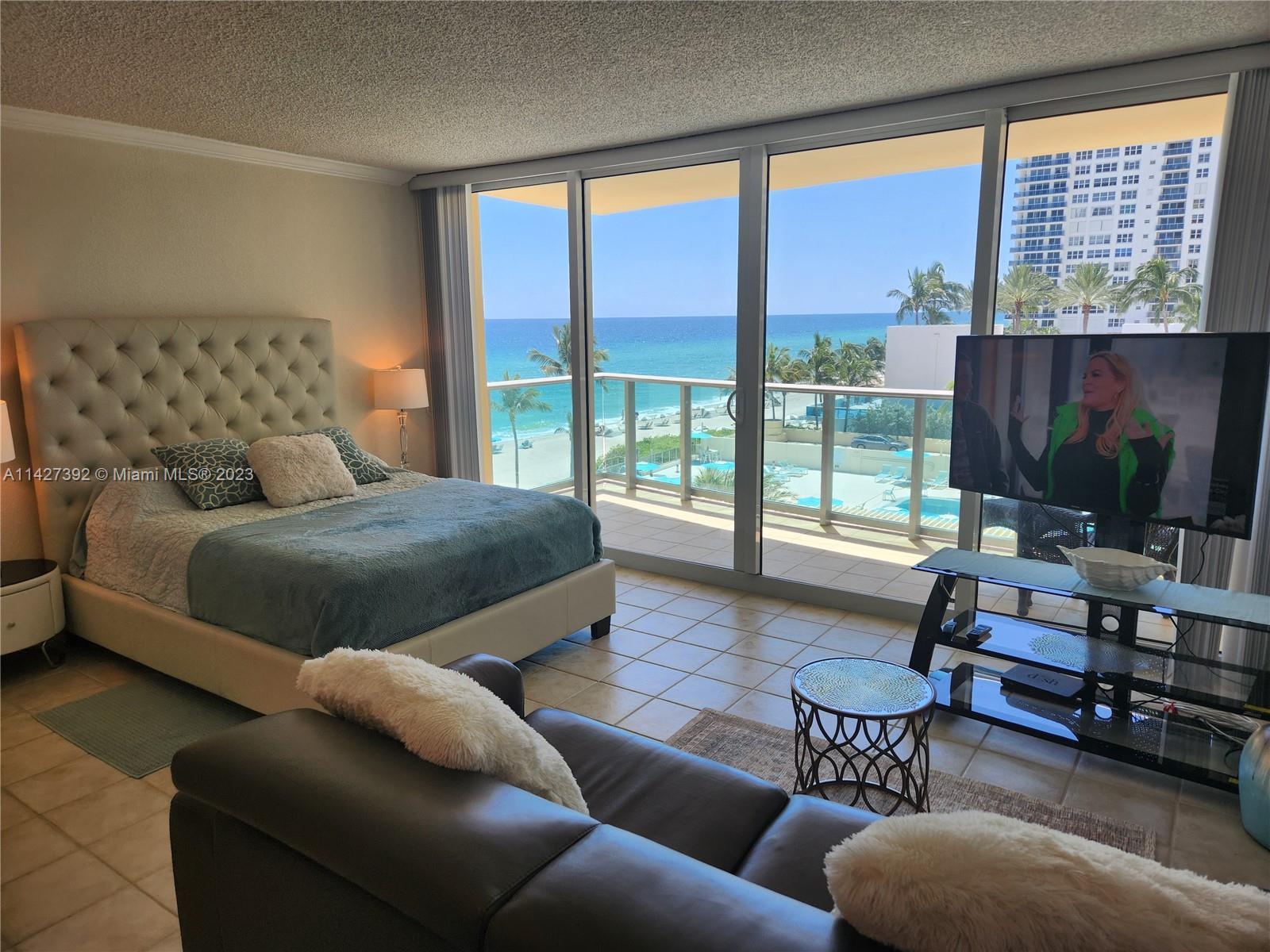 WAVE CONDO - Residential Lease