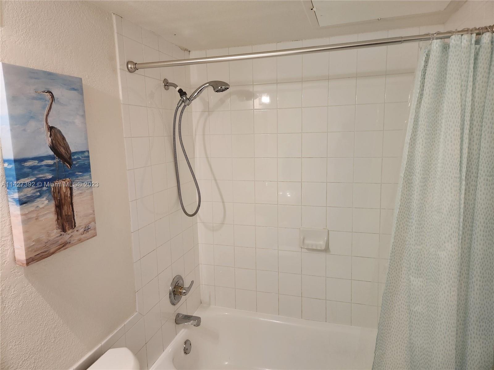 WAVE CONDO - Residential Lease