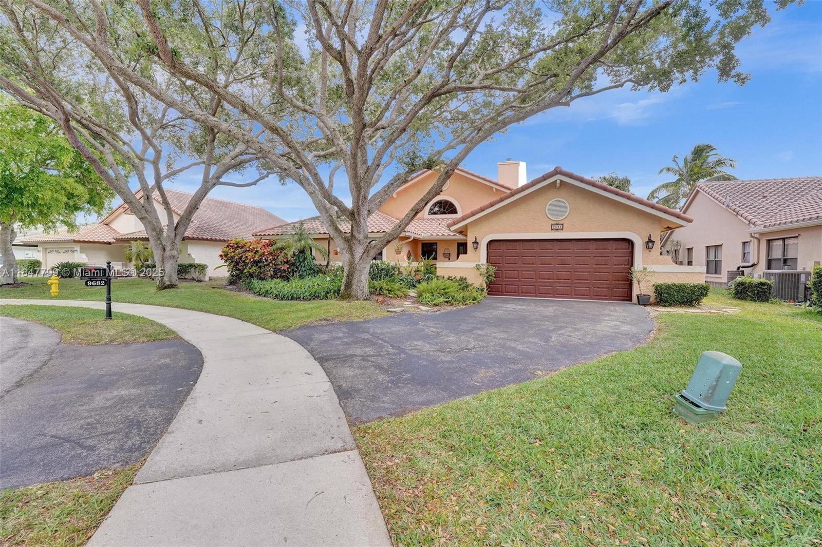 9682 Ridgecrest Ct
