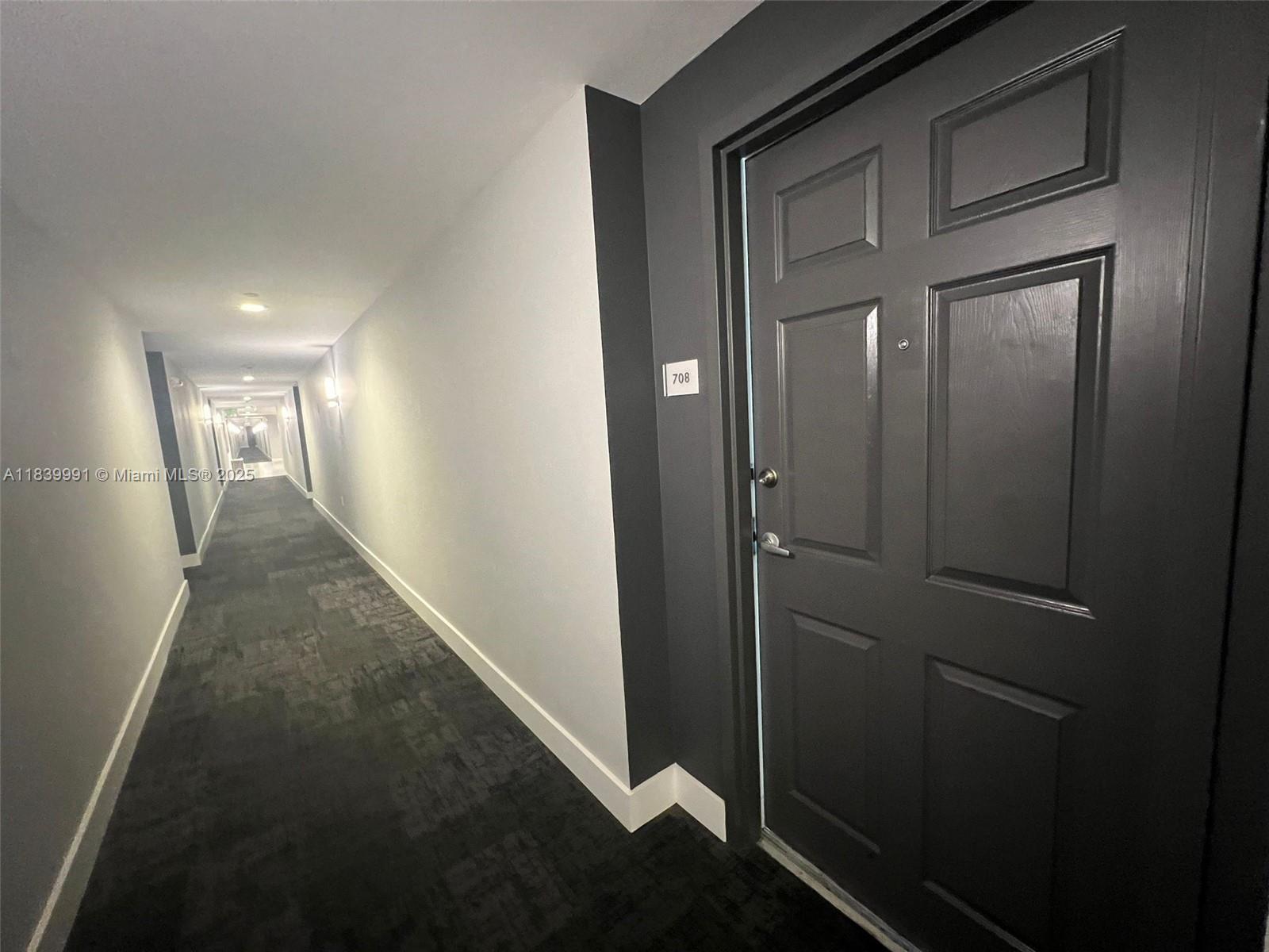 HOLLYWOOD STATION RES CON - Residential