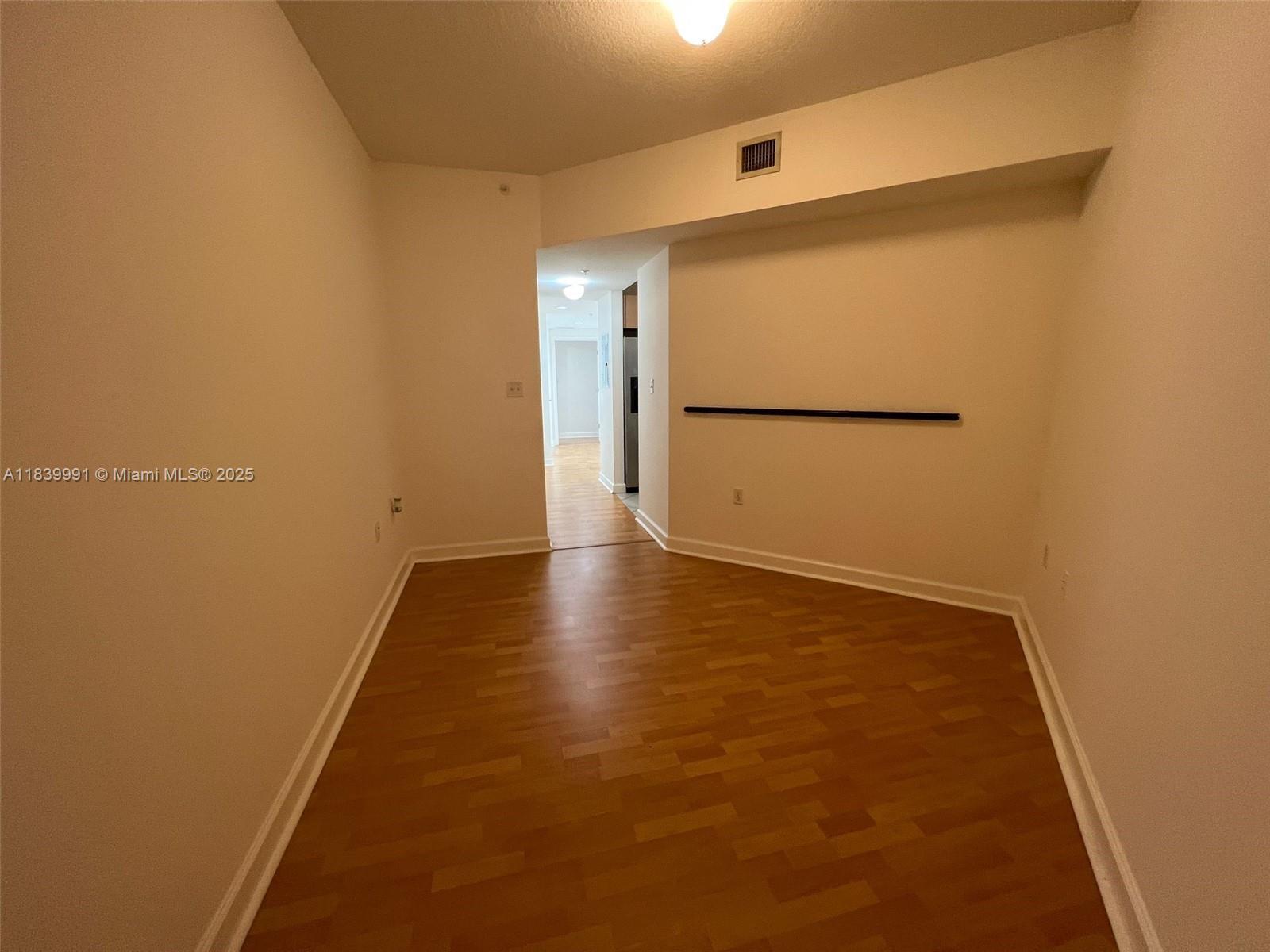 HOLLYWOOD STATION RES CON - Residential