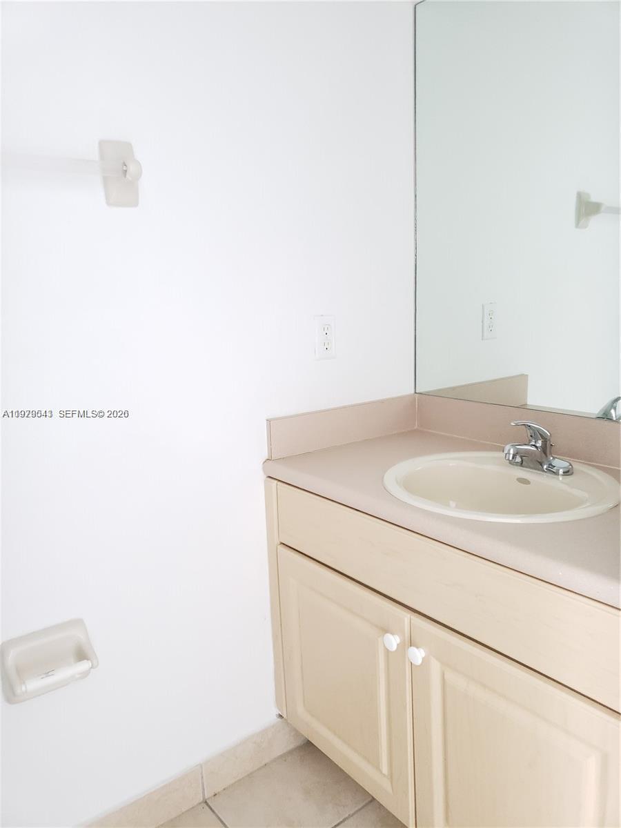 PROMENADE SHORES AT DORAL - Residential Lease