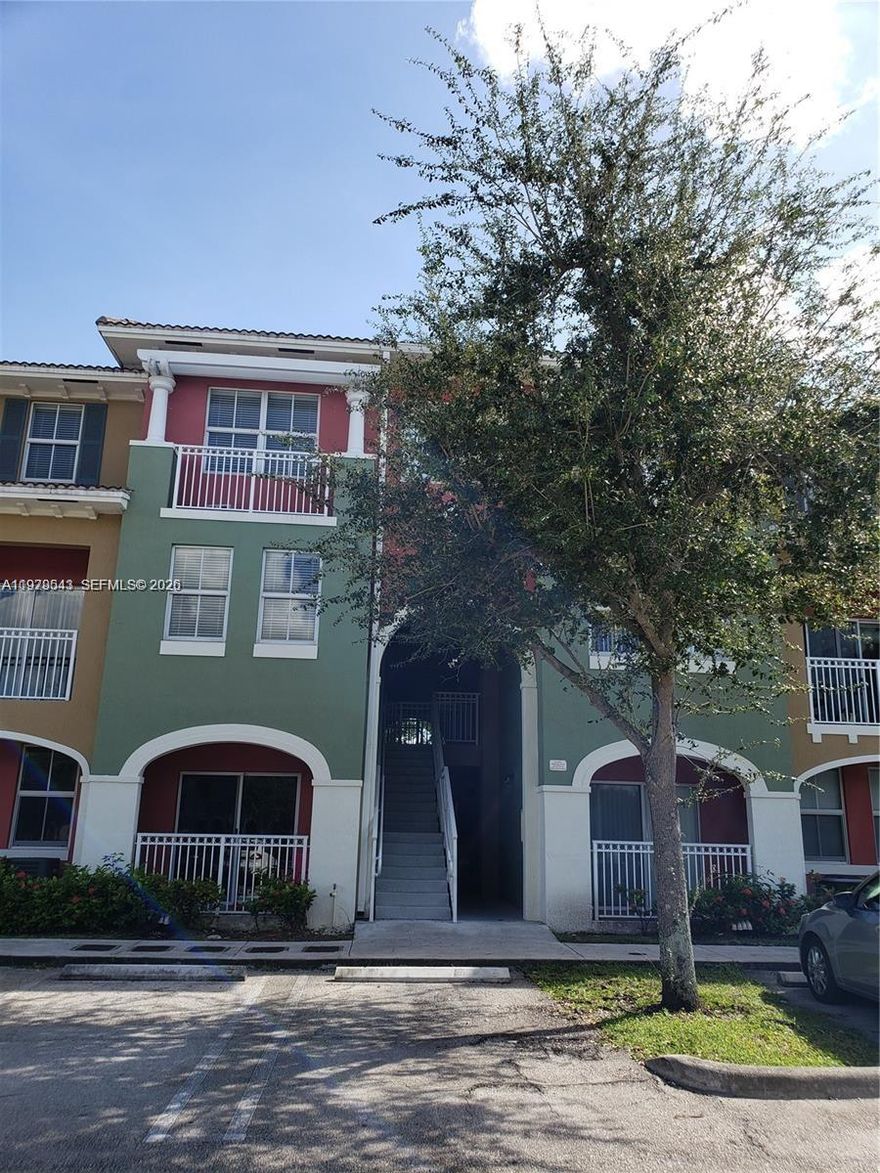 Beautiful 2 bedroom 2.5 bathrooms condo in Promenade at Doral. Granite Countertops , Stainless Steel Appliances,Balcony, Washer/Dryer in unit & More..! Very well located unit, walk distance to the new Doral Legacy Park, A rated schools, Turnpike and shopping centers. fully painted. Clubhouse with all amenities. Island at Doral Clubhouse membership​​‌​​​​‌​‌​​​‌‌​​​‌‌‌​​‌​​‌‌​​​​ included.