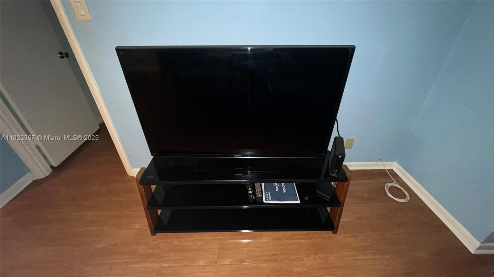 ORIOLE GARDENS THREE 81 C - Residential