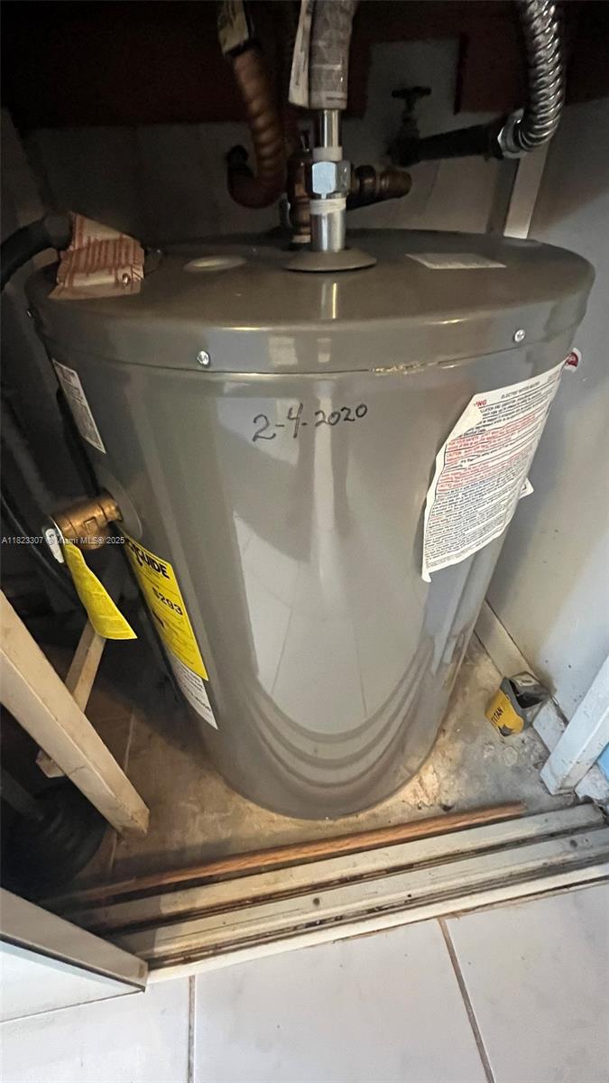 ORIOLE GARDENS THREE 81 C - Residential