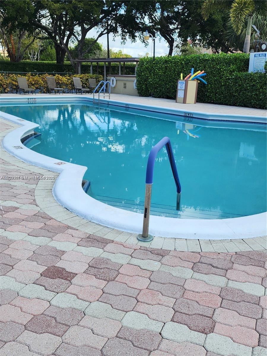 ORIOLE GARDENS THREE 81 C - Residential