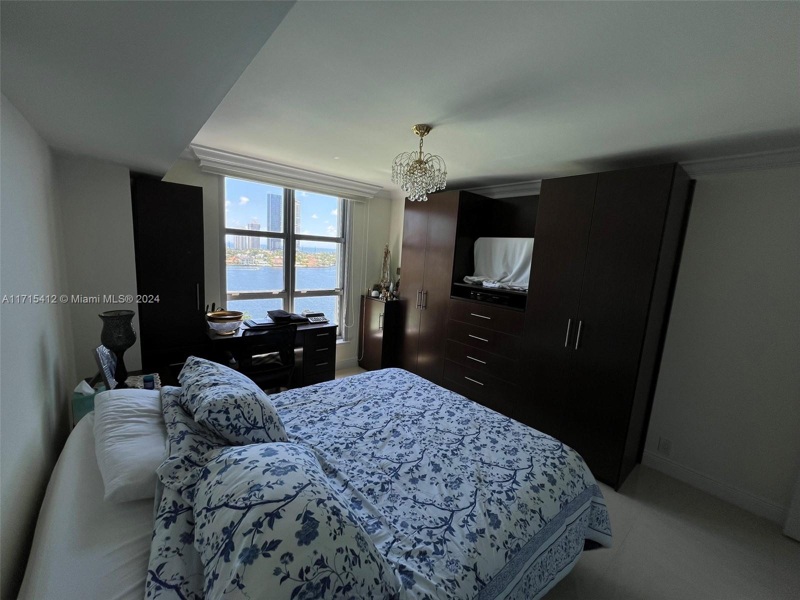 MYSTIC POINTE TOWER 500 C - Residential