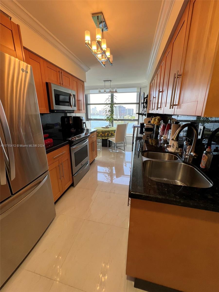 3530 Mystic Pointe Dr 1215
