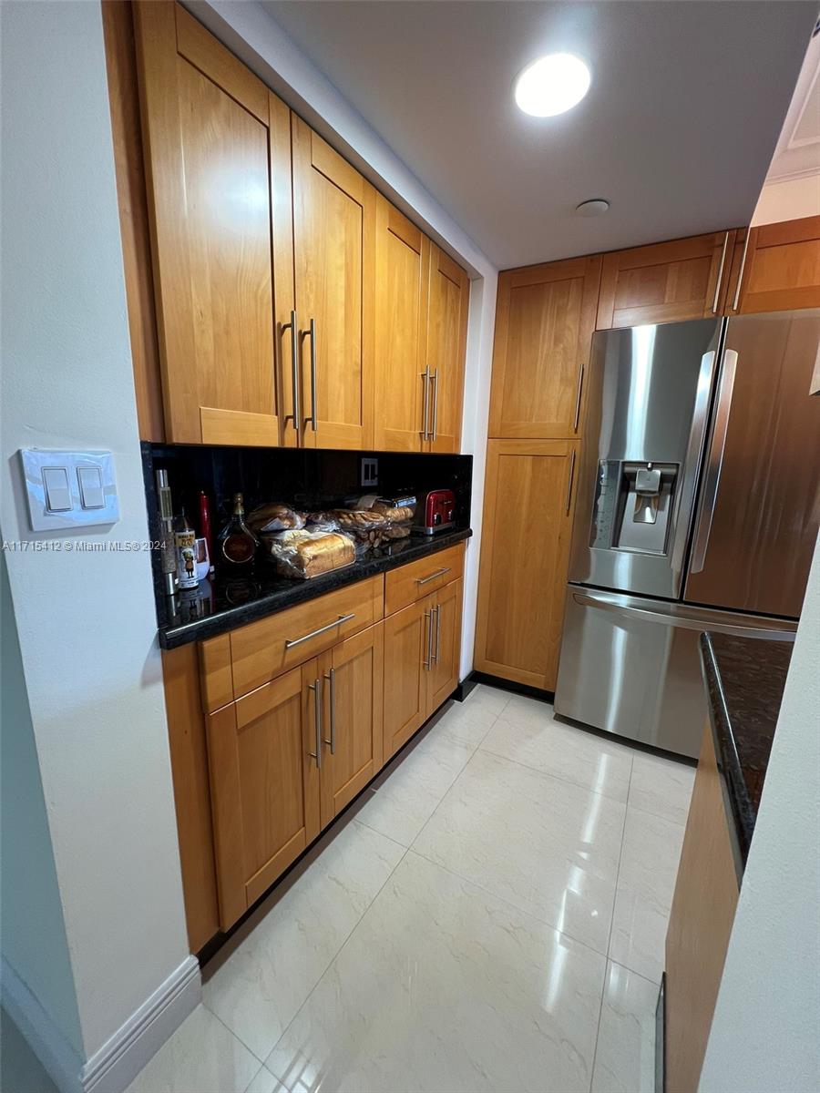 MYSTIC POINTE TOWER 500 C - Residential