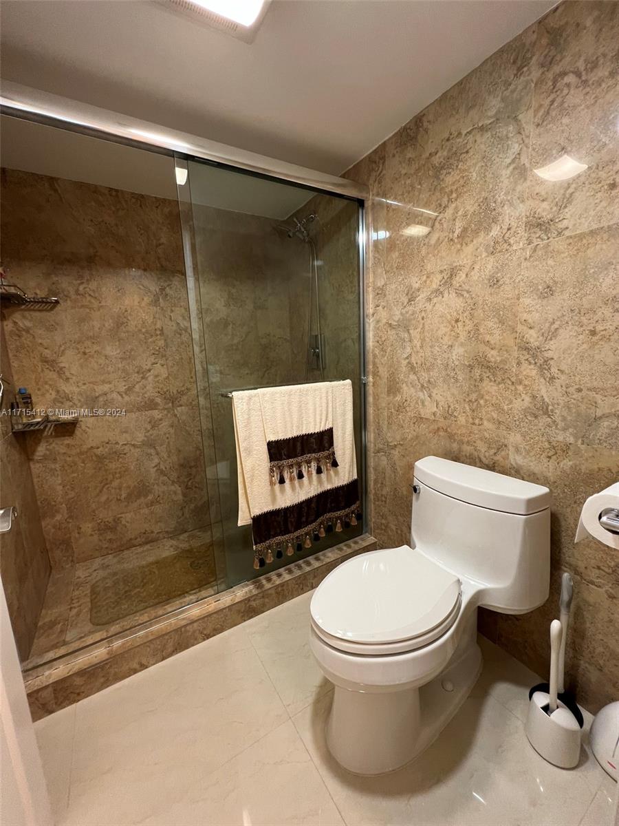 MYSTIC POINTE TOWER 500 C - Residential