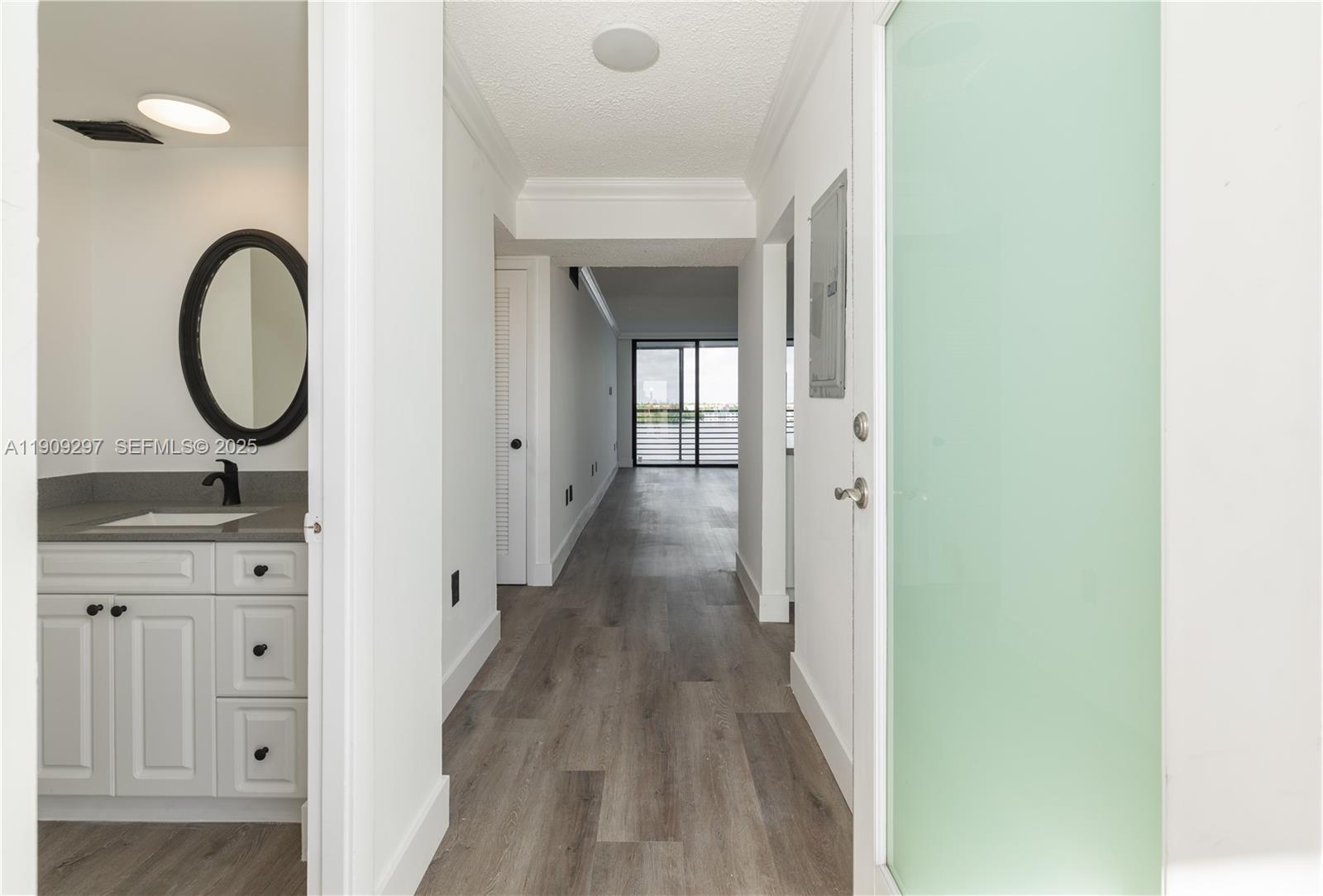 ROYAL BAHAMIAN WEST - Residential