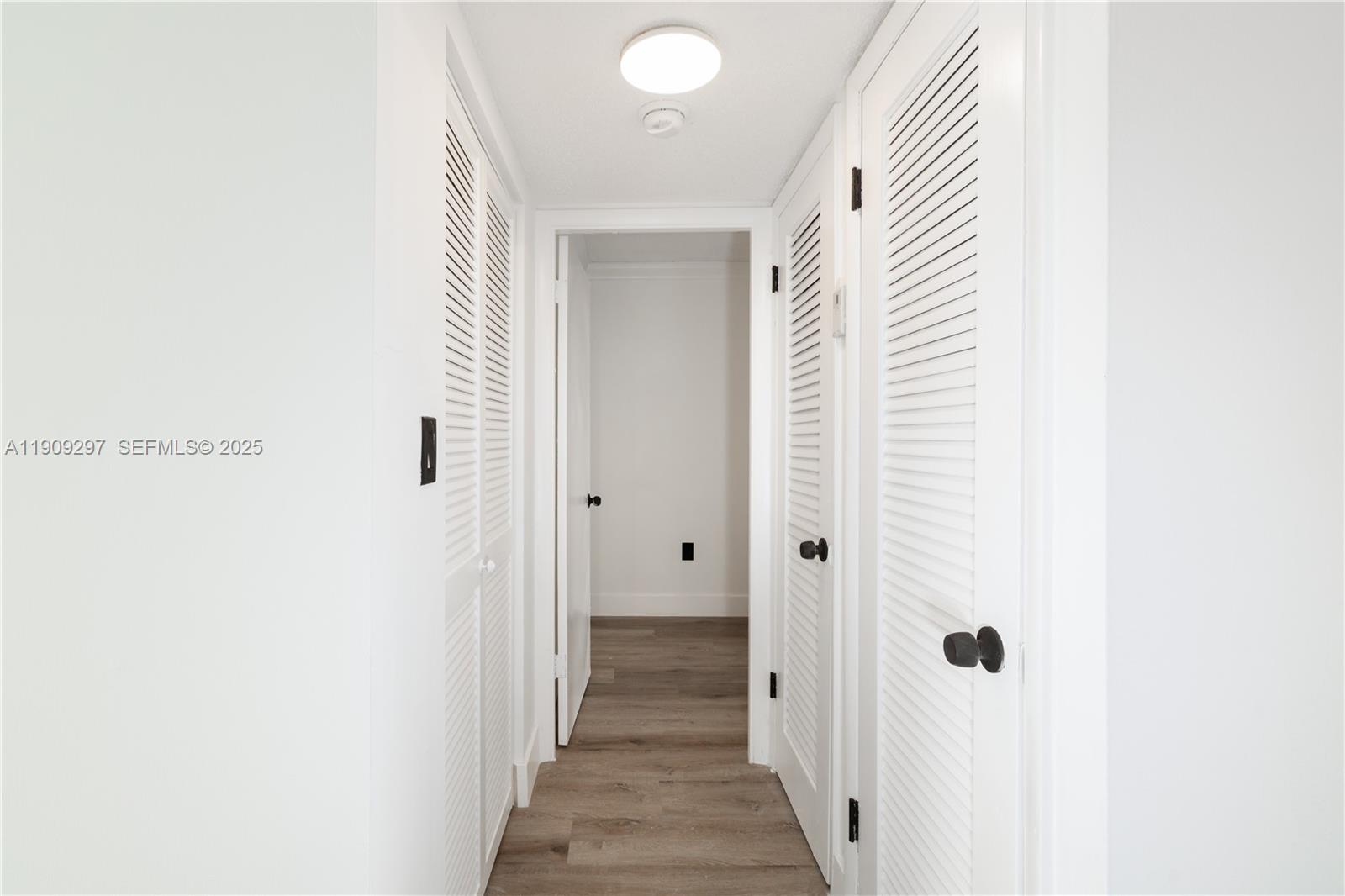 ROYAL BAHAMIAN WEST - Residential