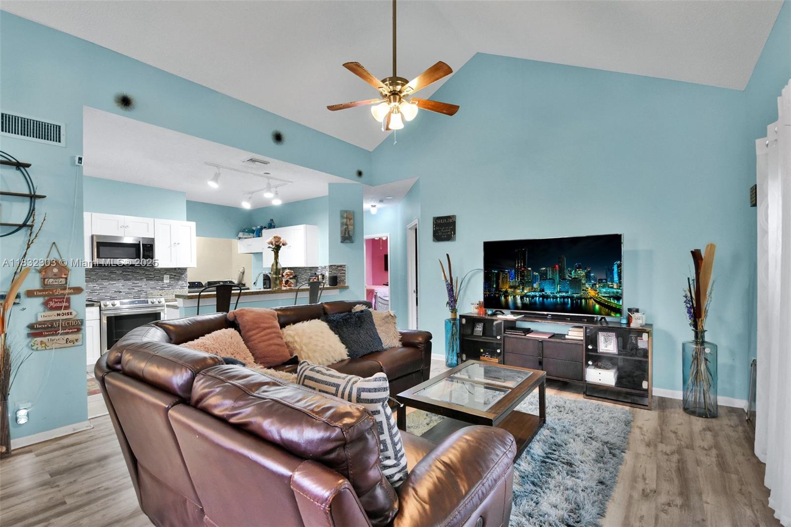 PEPPERTREE ON THE PARK - Residential