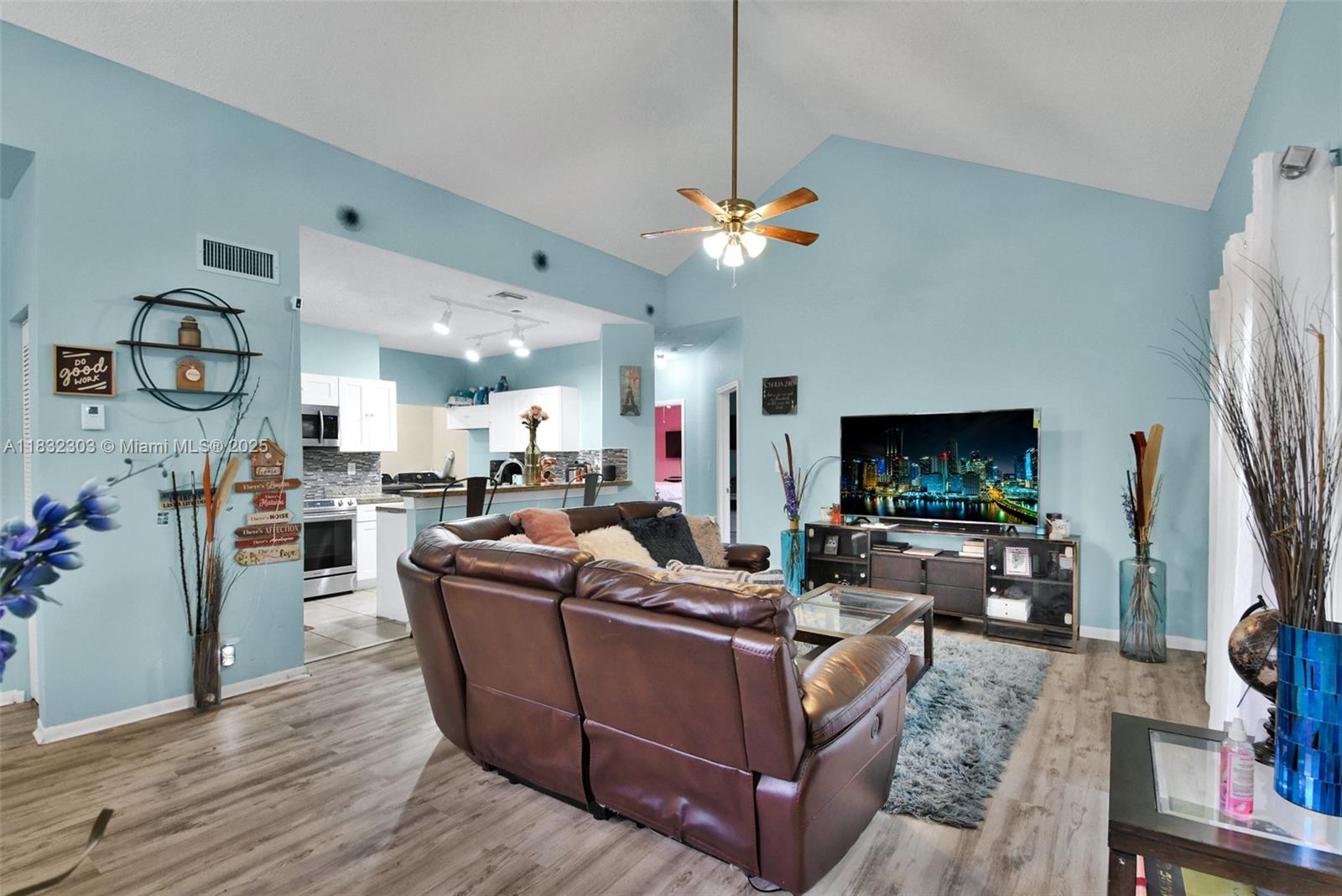 PEPPERTREE ON THE PARK - Residential