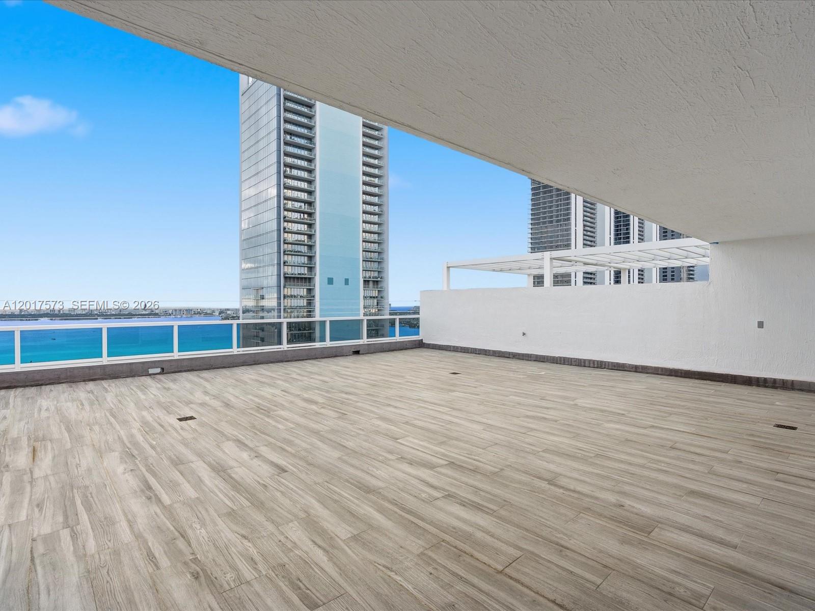 BAY HOUSE MIAMI CONDO - Residential