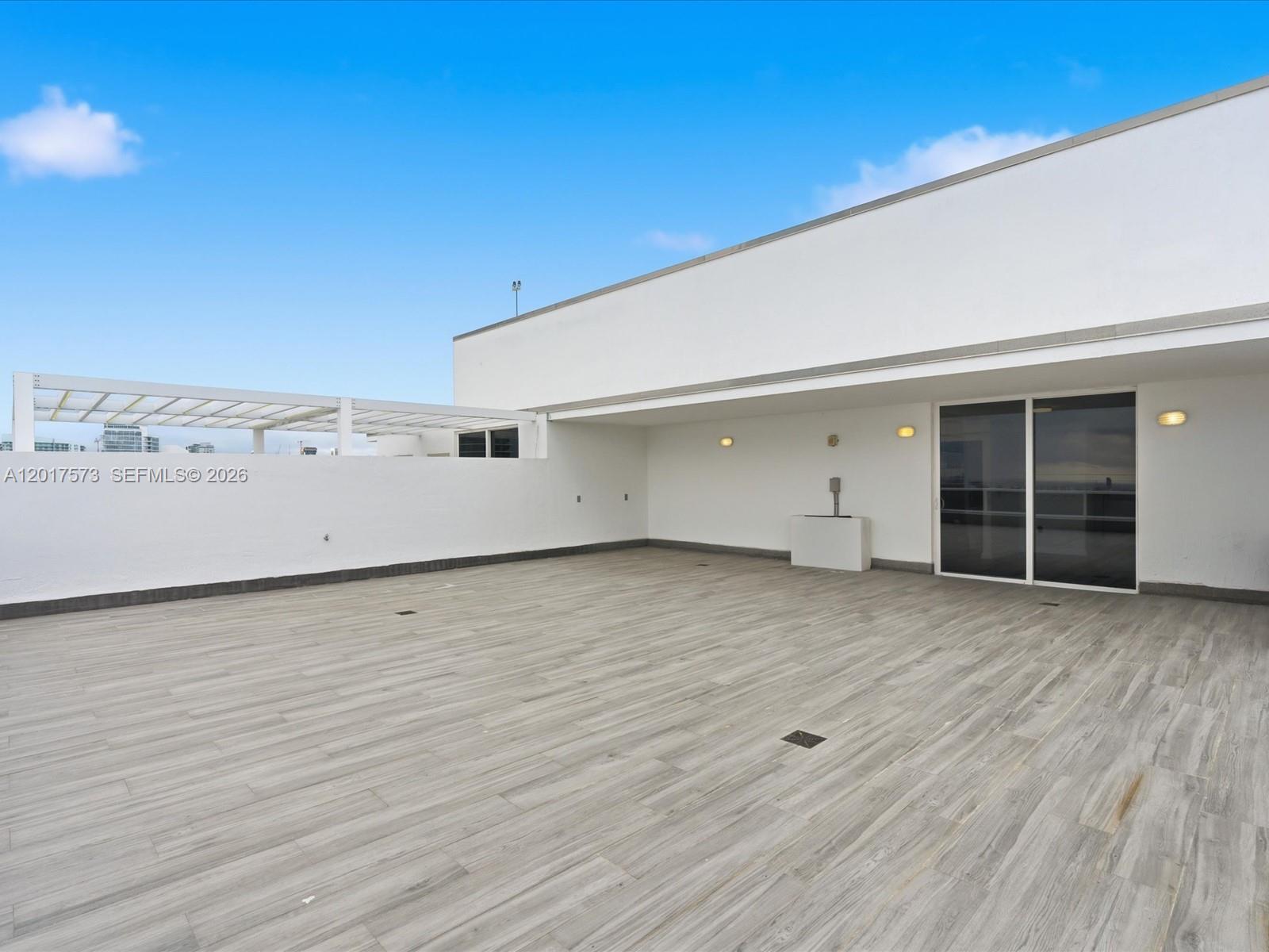 BAY HOUSE MIAMI CONDO - Residential