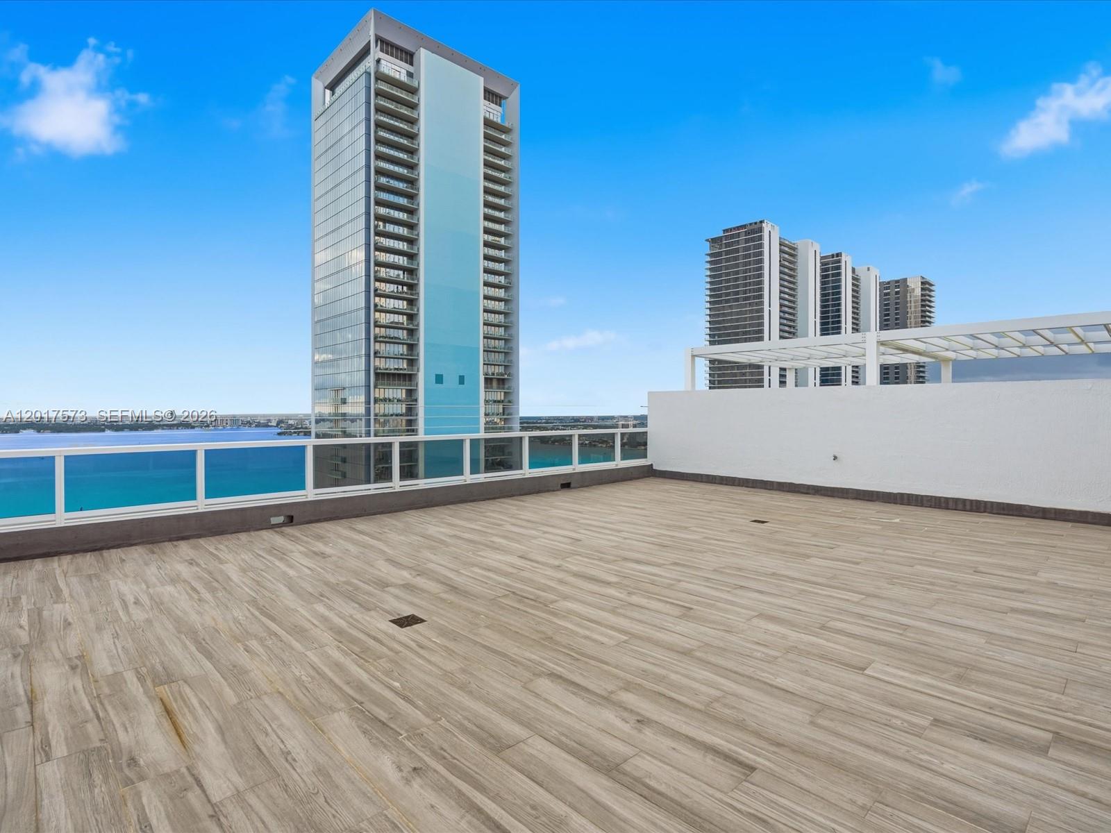 BAY HOUSE MIAMI CONDO - Residential
