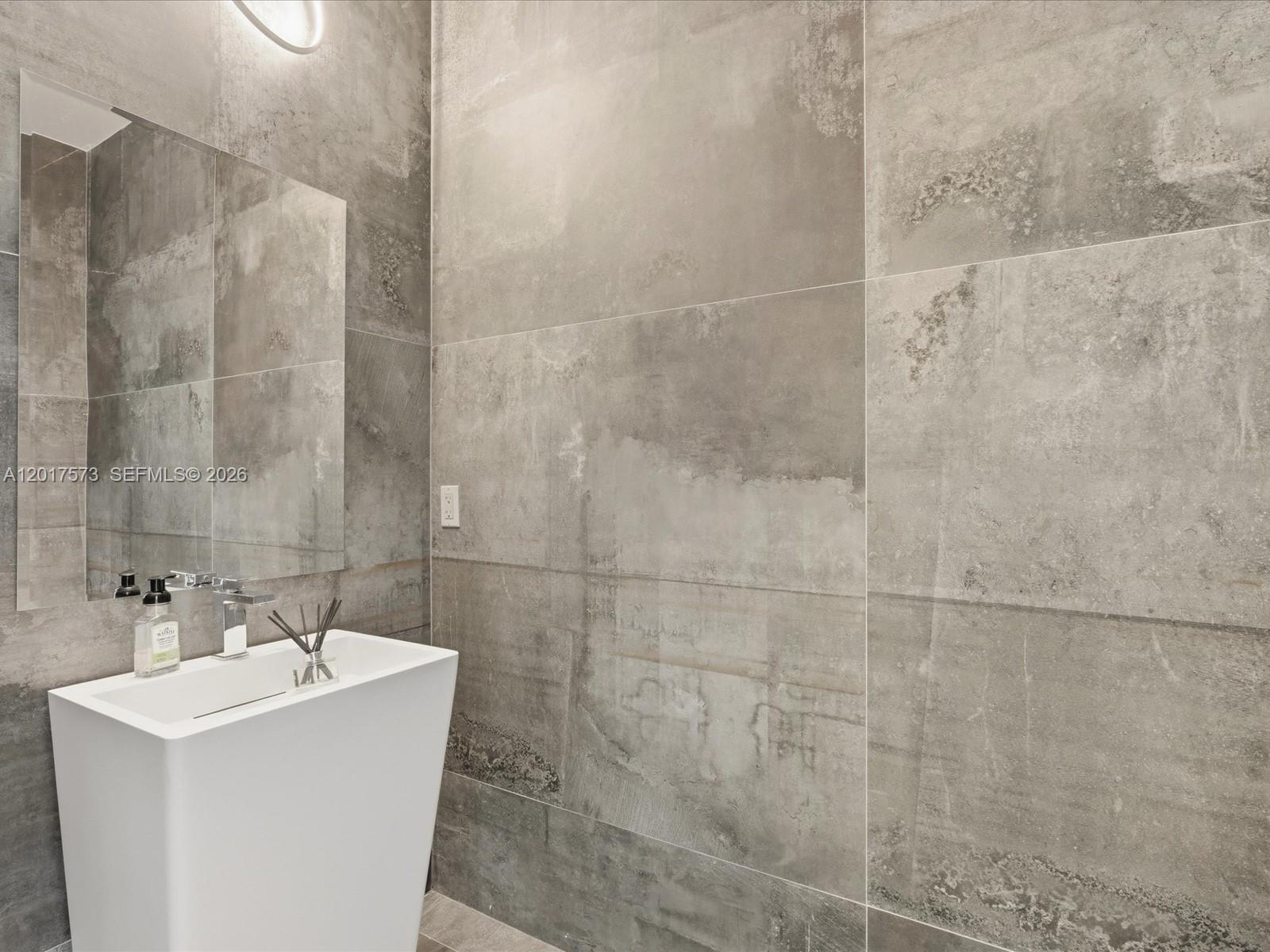 BAY HOUSE MIAMI CONDO - Residential