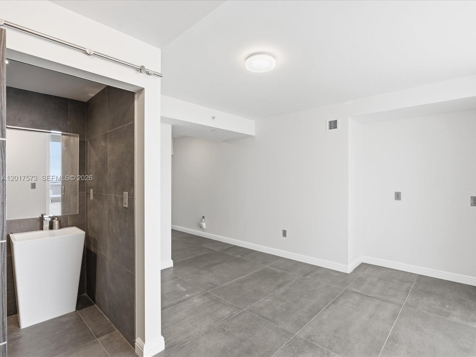 BAY HOUSE MIAMI CONDO - Residential