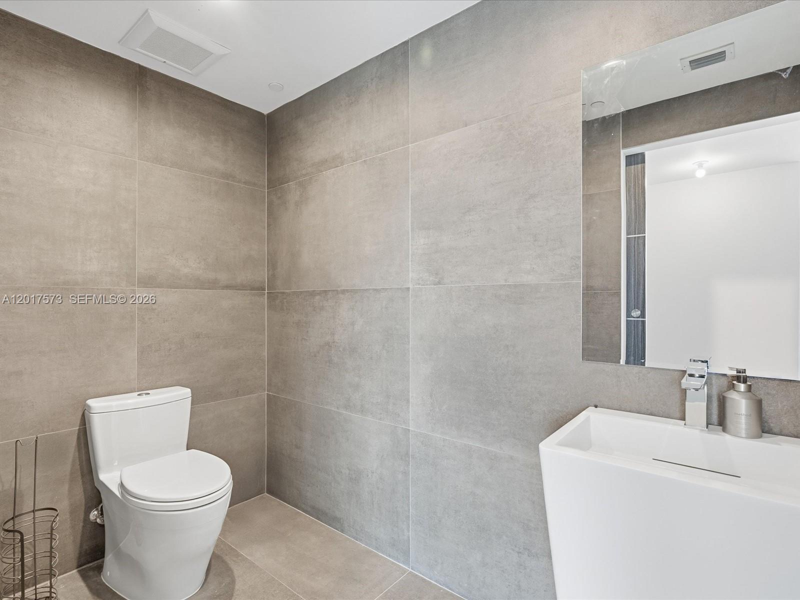 BAY HOUSE MIAMI CONDO - Residential