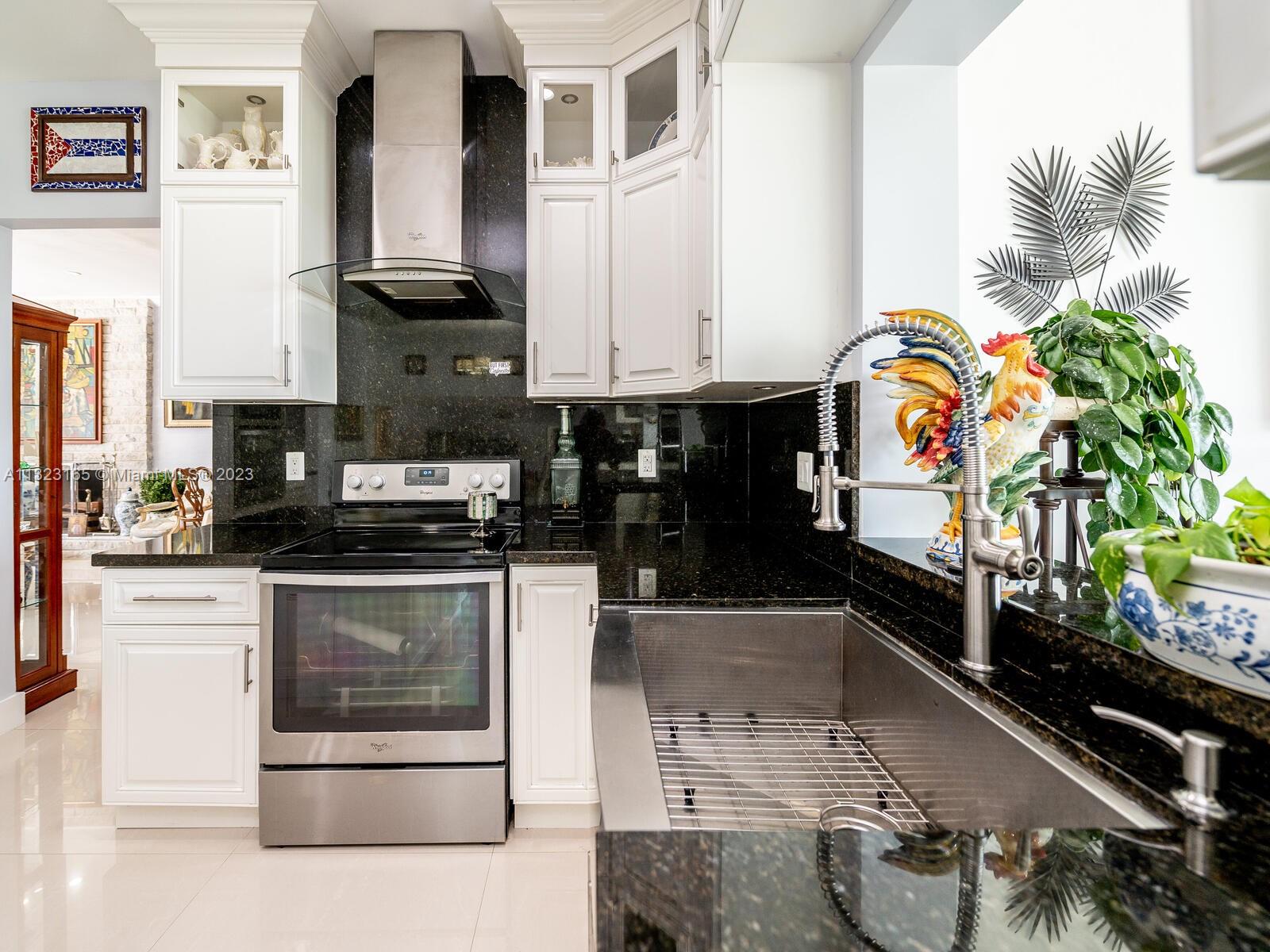 LAKE CATALINA - Residential